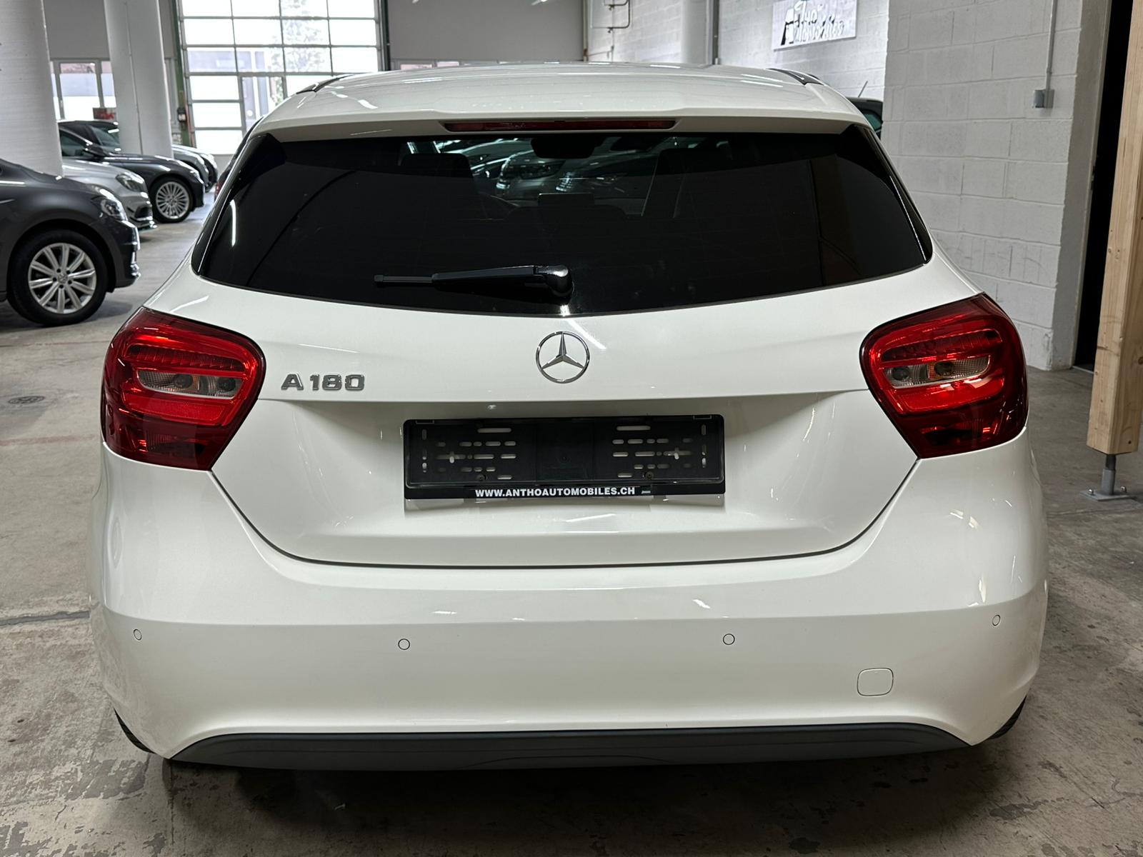 MERCEDES-BENZ A 180 Style 7G-DCT-image-5