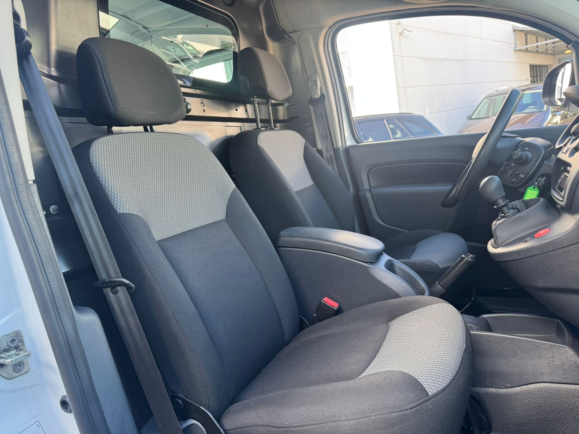 RENAULT Kangoo Medium dCi 95 ENERGY Business-image-15