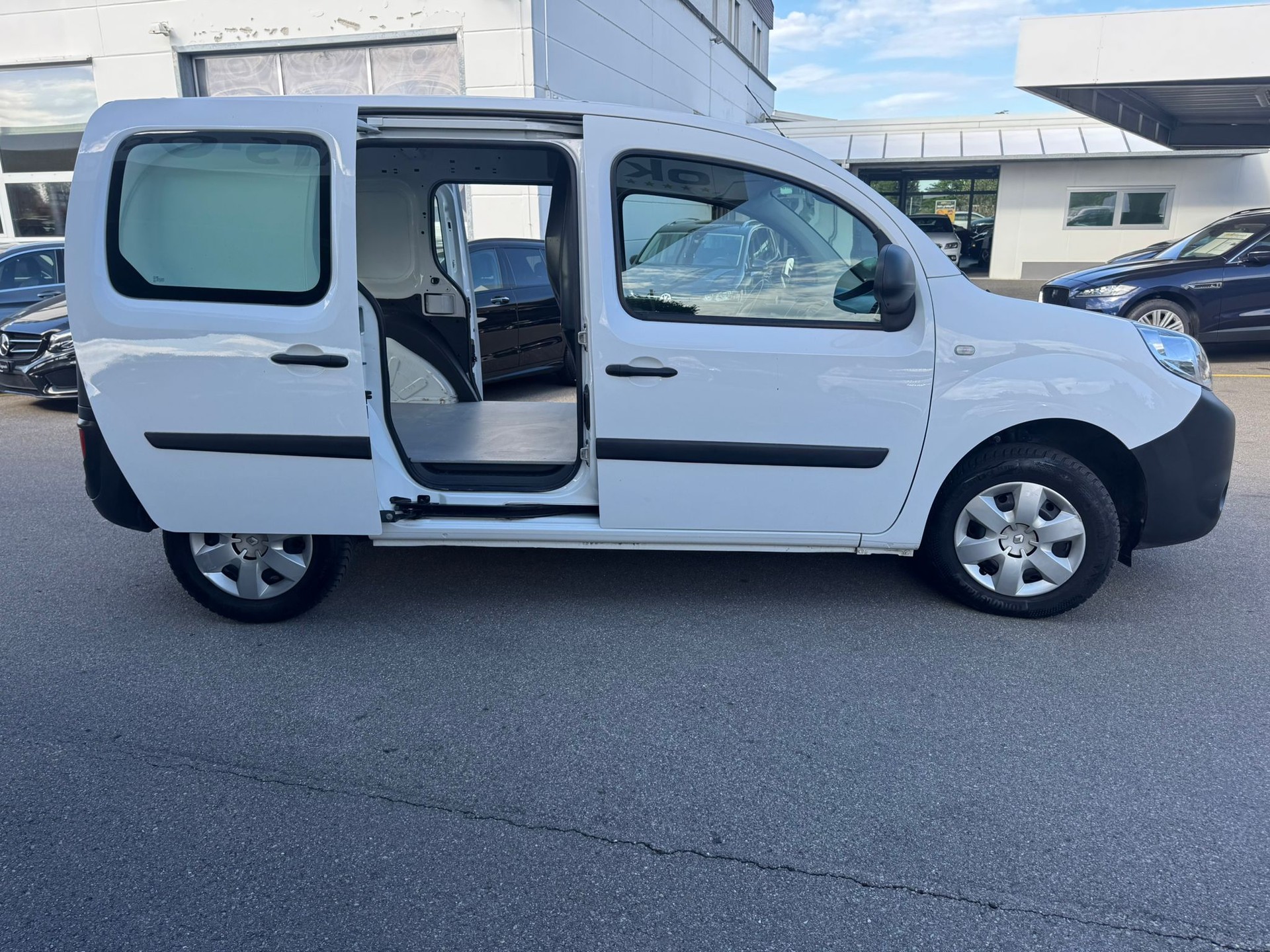 RENAULT Kangoo Medium dCi 95 ENERGY Business-image-5