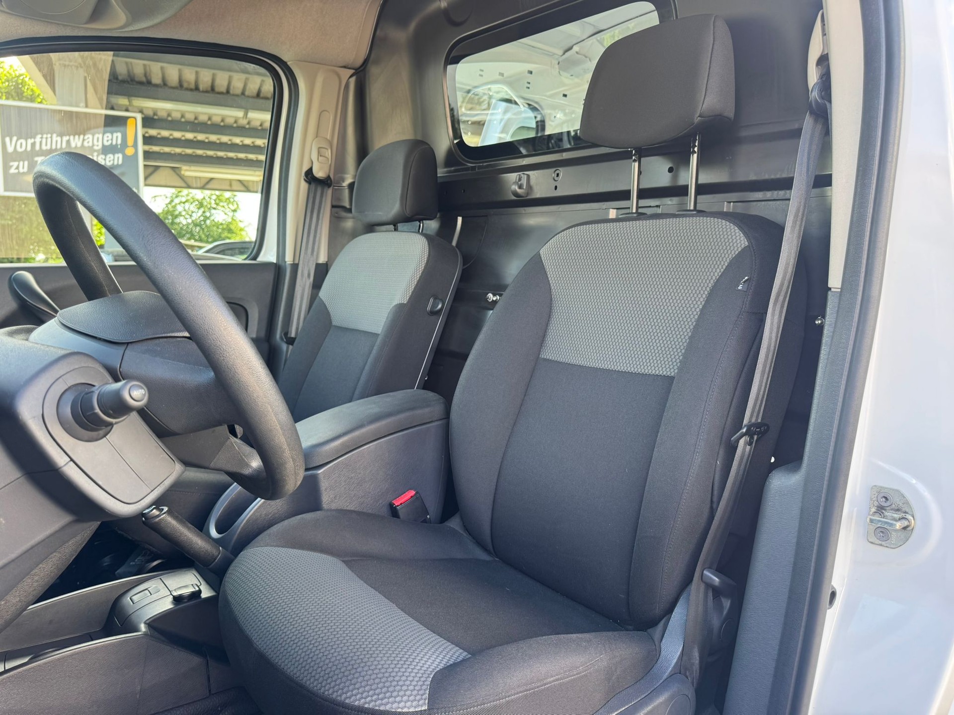 RENAULT Kangoo Medium dCi 95 ENERGY Business-image-14