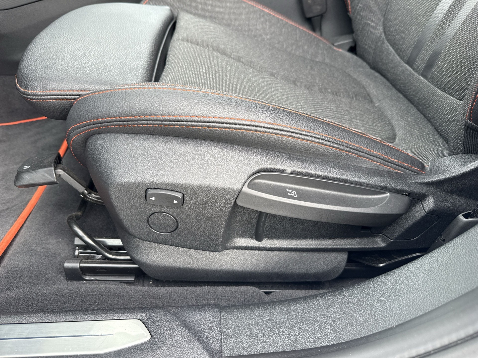 BMW 118i Sport Line Steptronic-image-18
