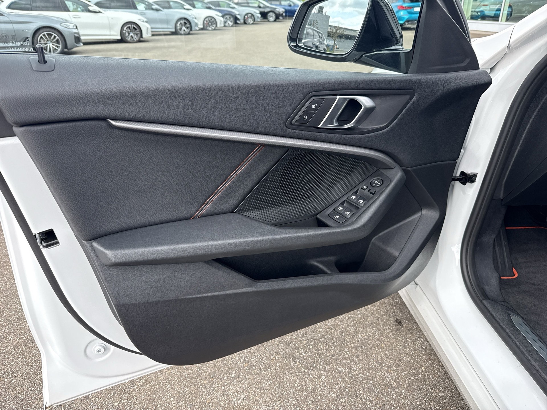 BMW 118i Sport Line Steptronic-image-16