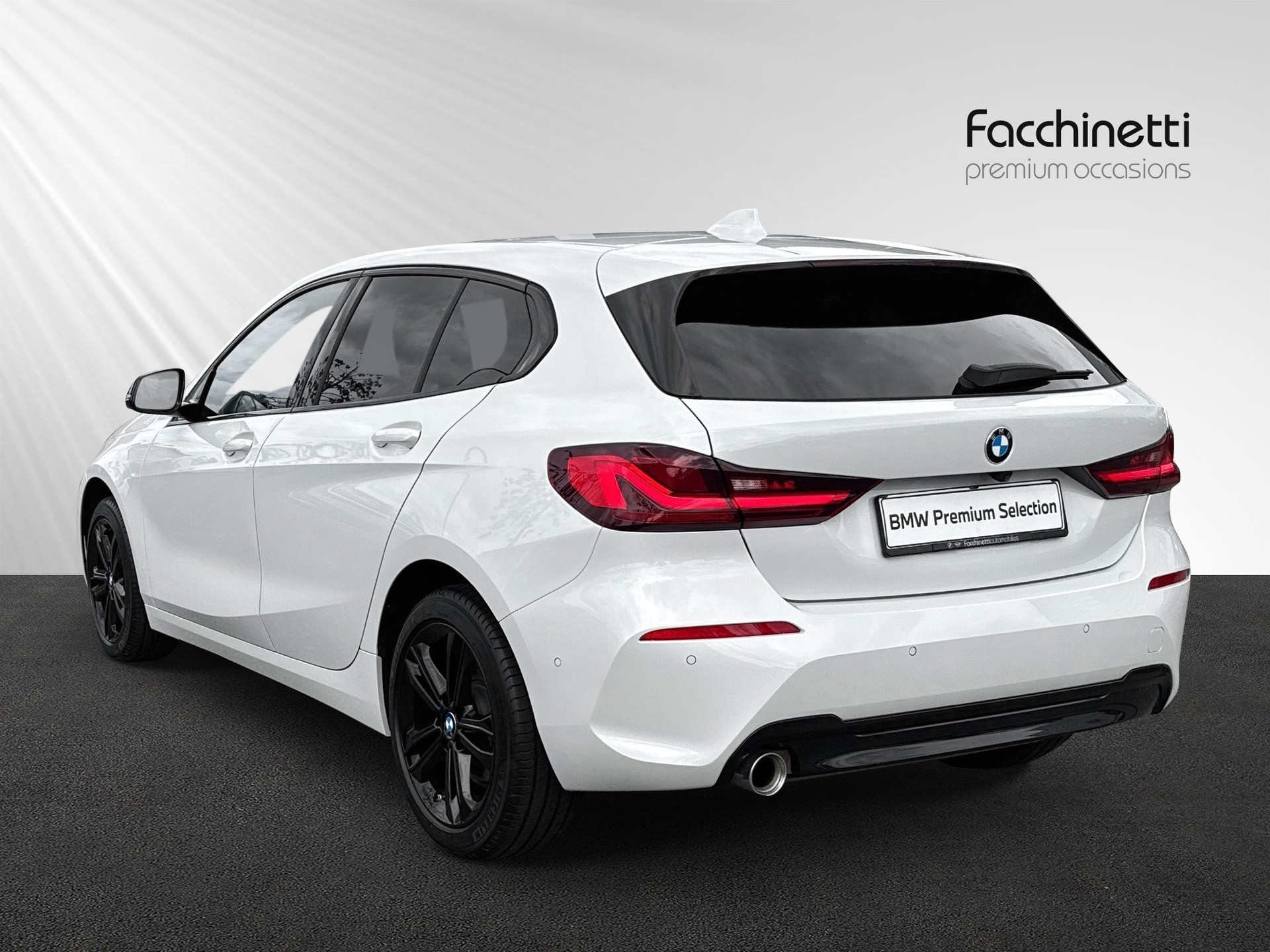 BMW 118i Sport Line Steptronic-image-2