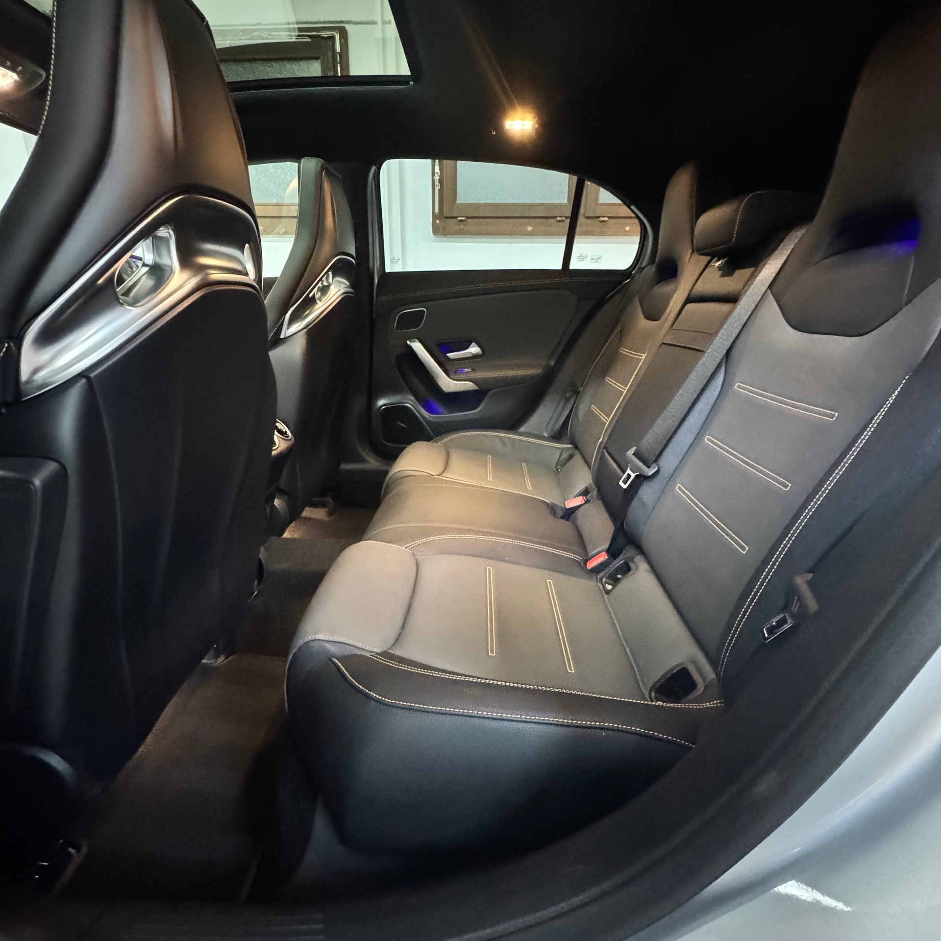 MERCEDES-BENZ A 45 S AMG 4Matic+ Speedshift-image-14
