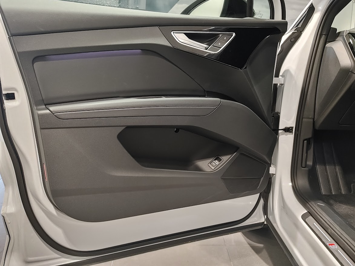 AUDI Q4 Sportback e-tron 50 quattro-image-2