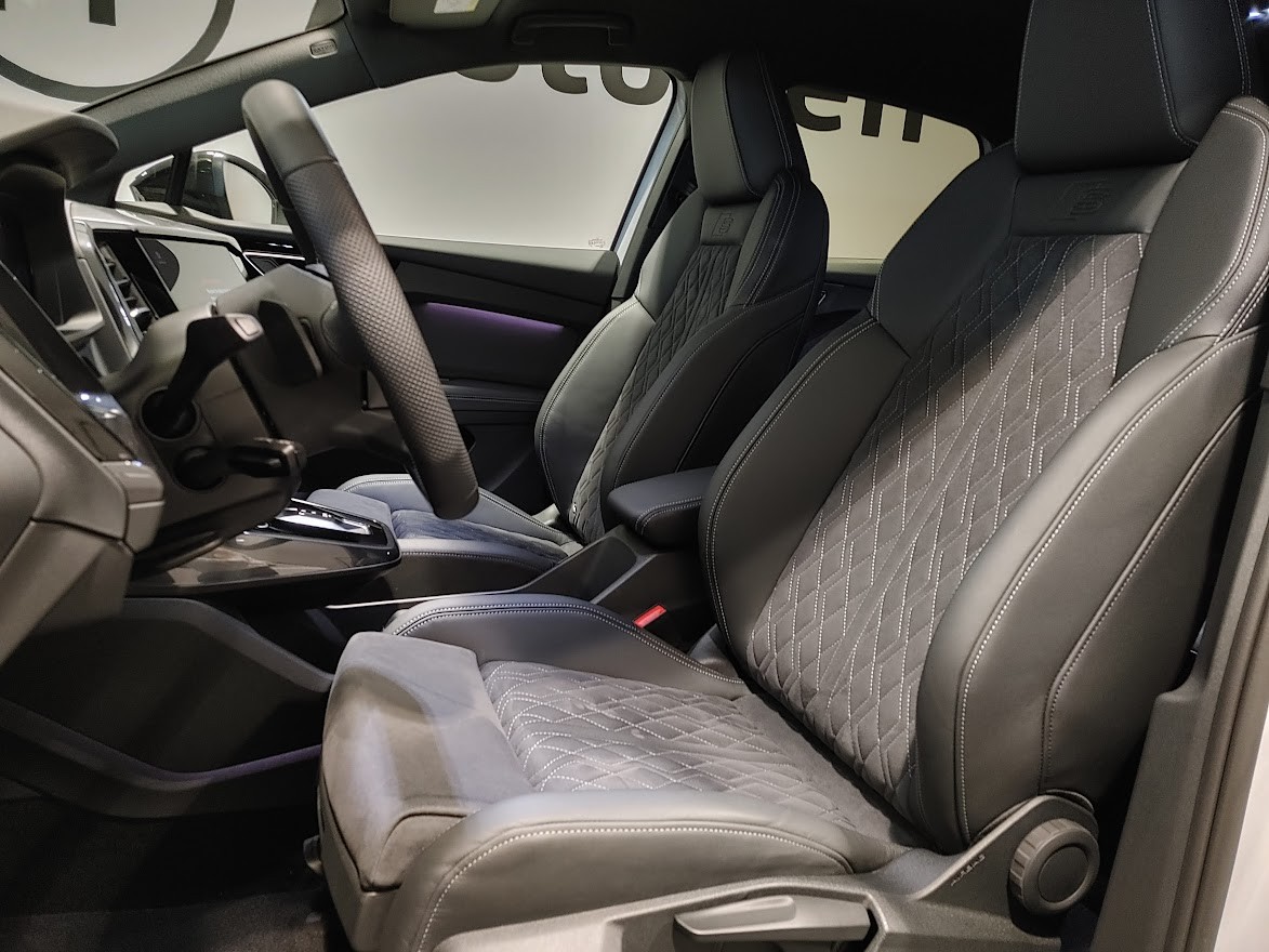 AUDI Q4 Sportback e-tron 50 quattro-image-3