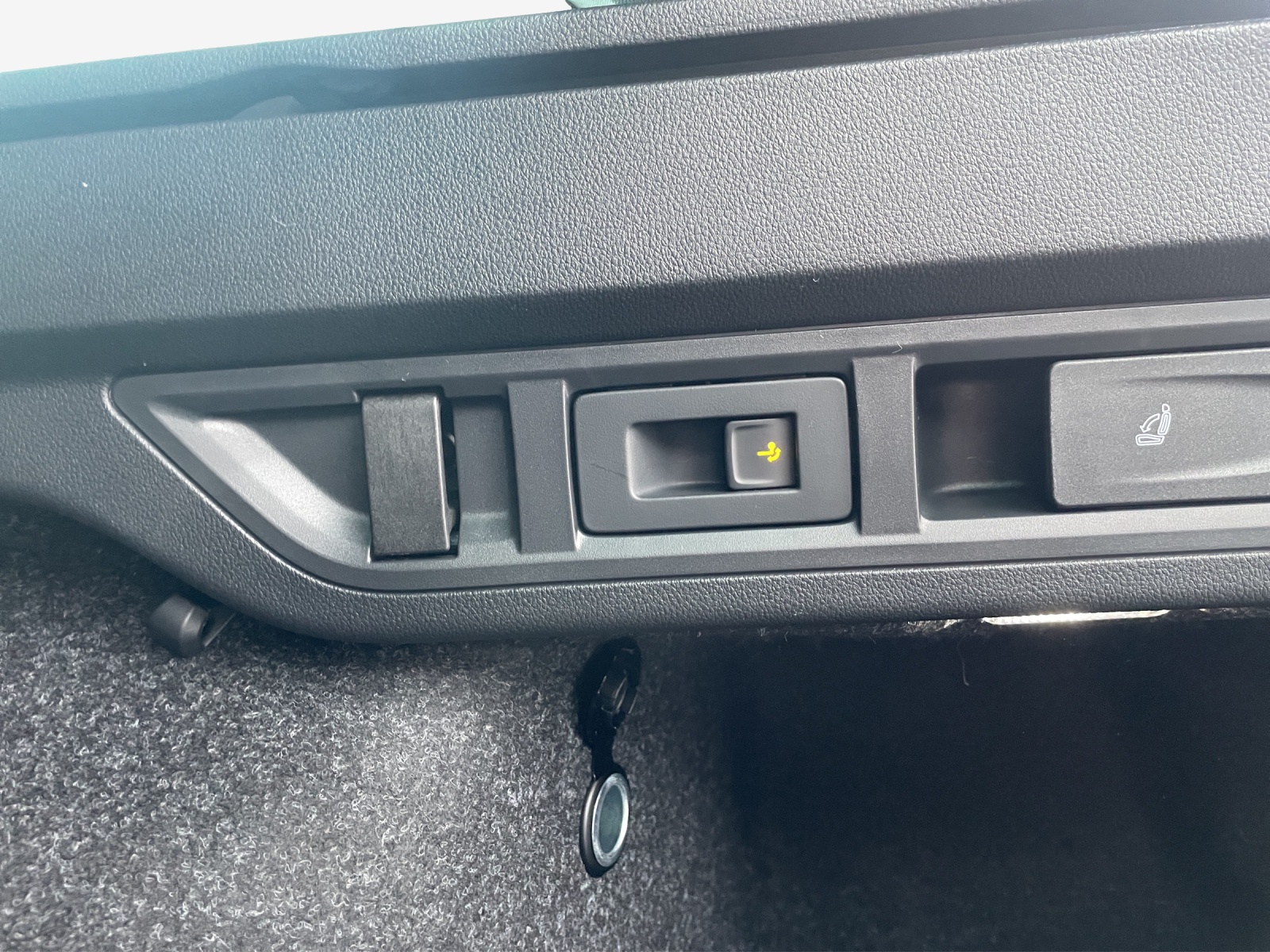 SKODA Octavia Combi 1.5 TSI mHEV DSG Sport Line-image-6