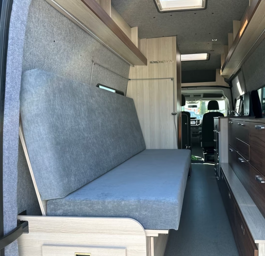 VW Grand California 680 2.0 BI-TDI Camper-image-5
