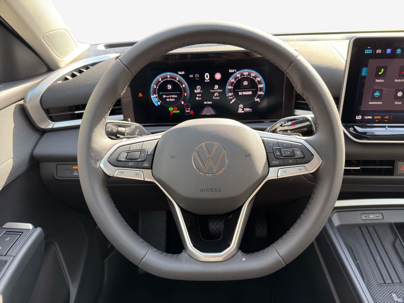 VW T-Roc 1.5 eTSI mHEV Trend DSG-image-9