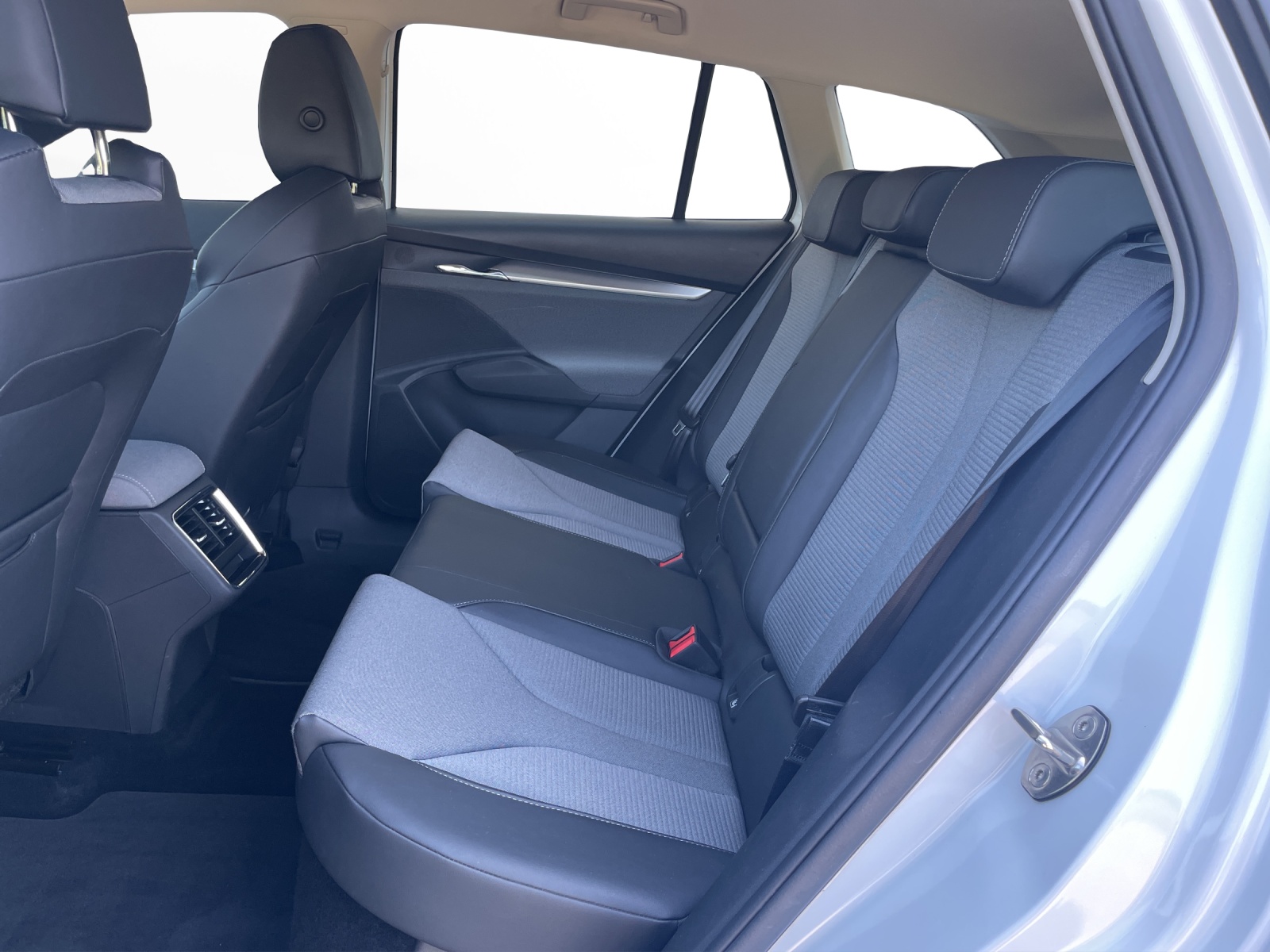 SKODA Enyaq iV 60-image-13