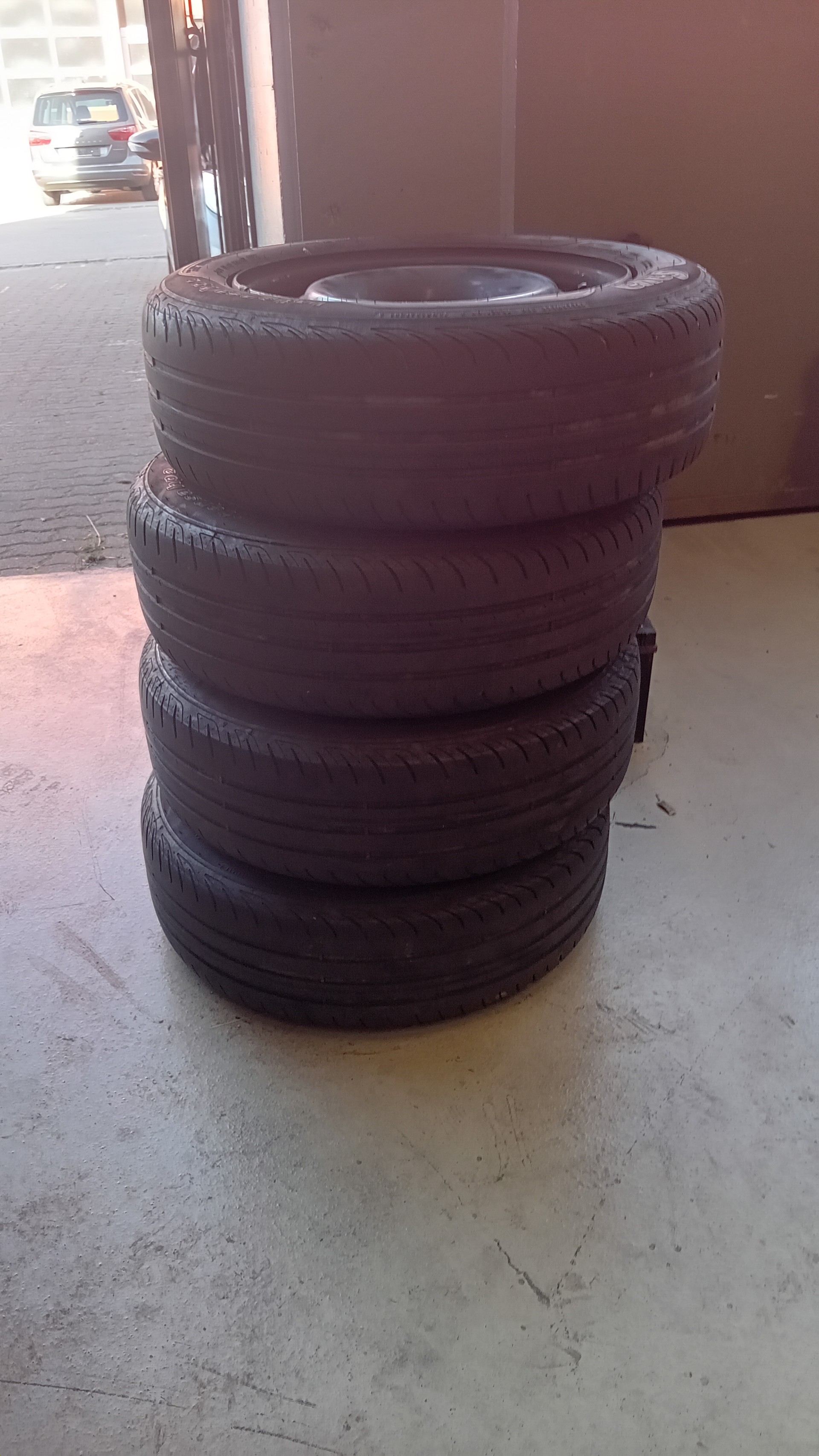 PEUGEOT 207 1.4 16V Millesim 200-image-10
