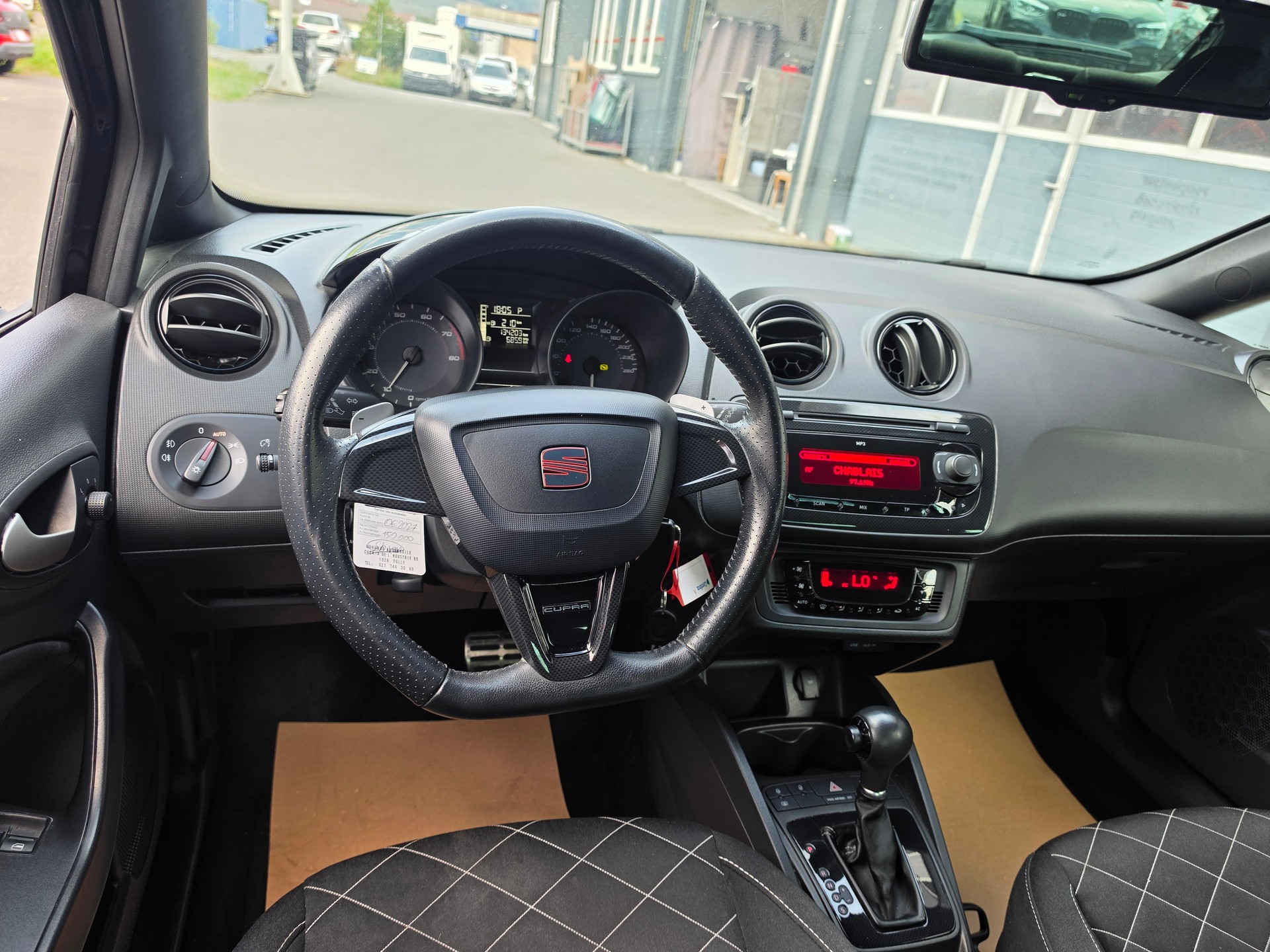 SEAT Ibiza SC 1.4 TSI Cupra R210 DSG-image-9