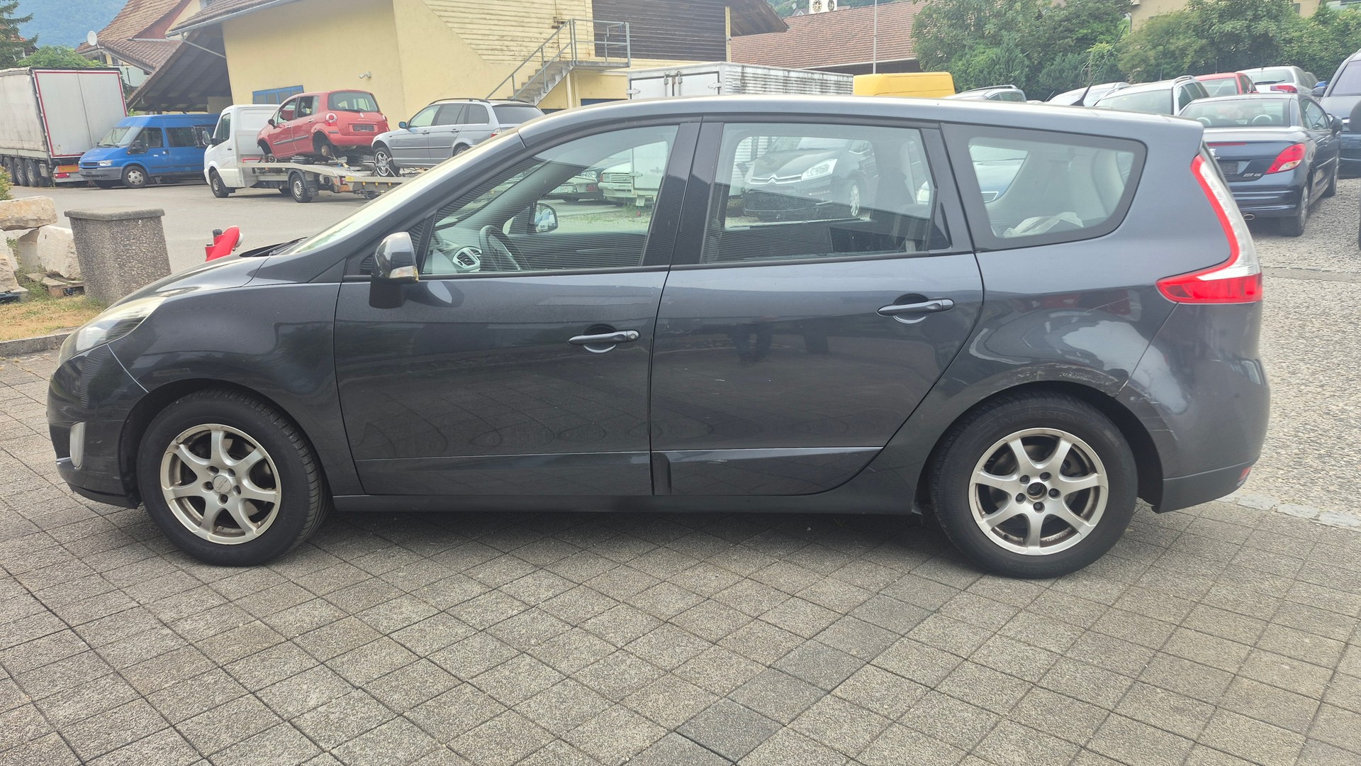 RENAULT Grand Scénic 1.4 16V Turbo Expression-image-6