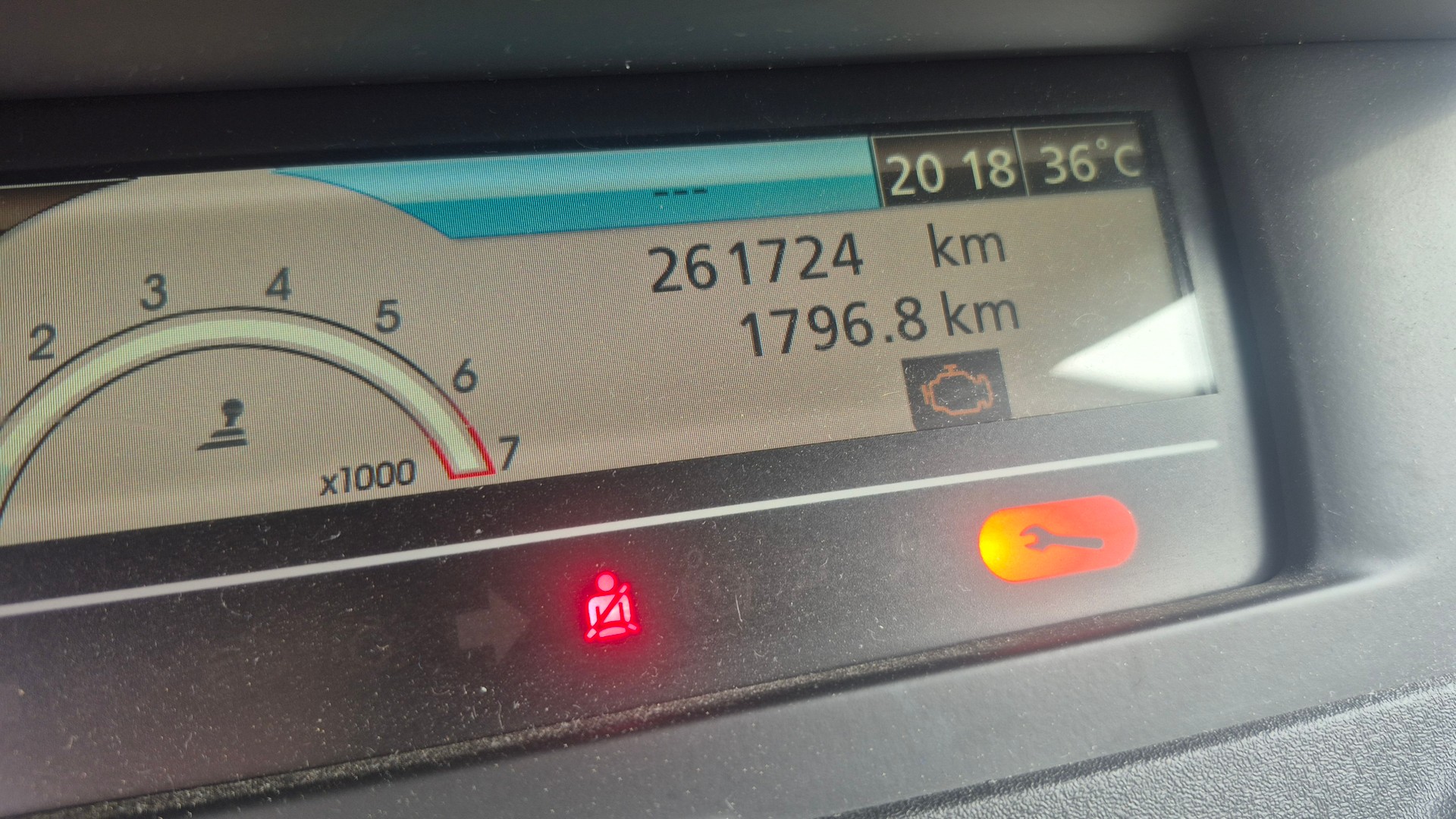 RENAULT Grand Scénic 1.4 16V Turbo Expression-image-11