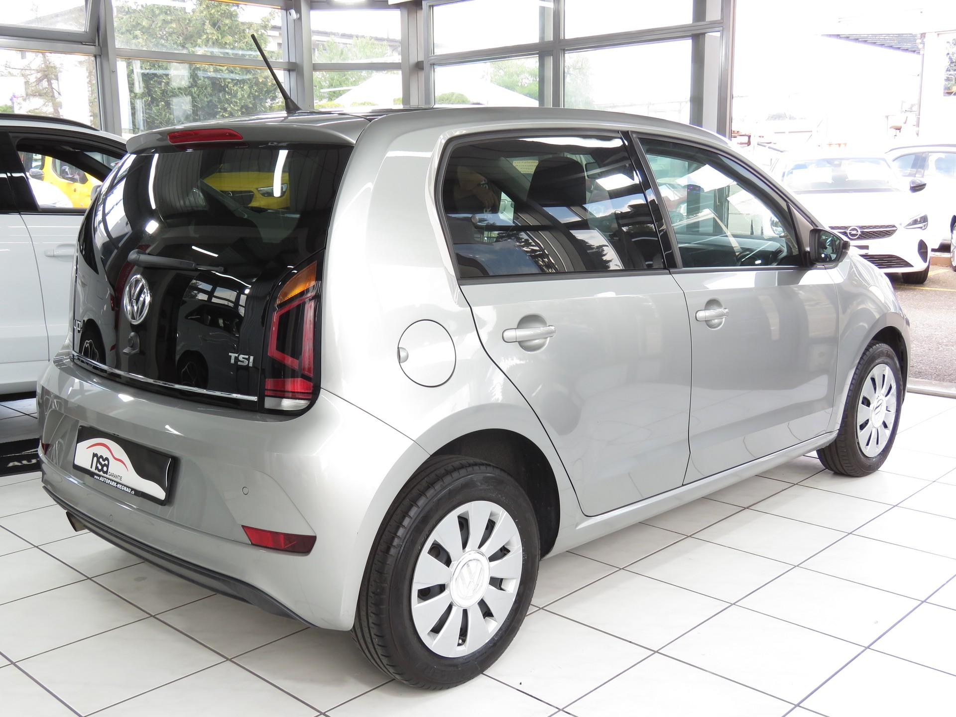 VW Up 1.0 TSI BMT move up-image-3