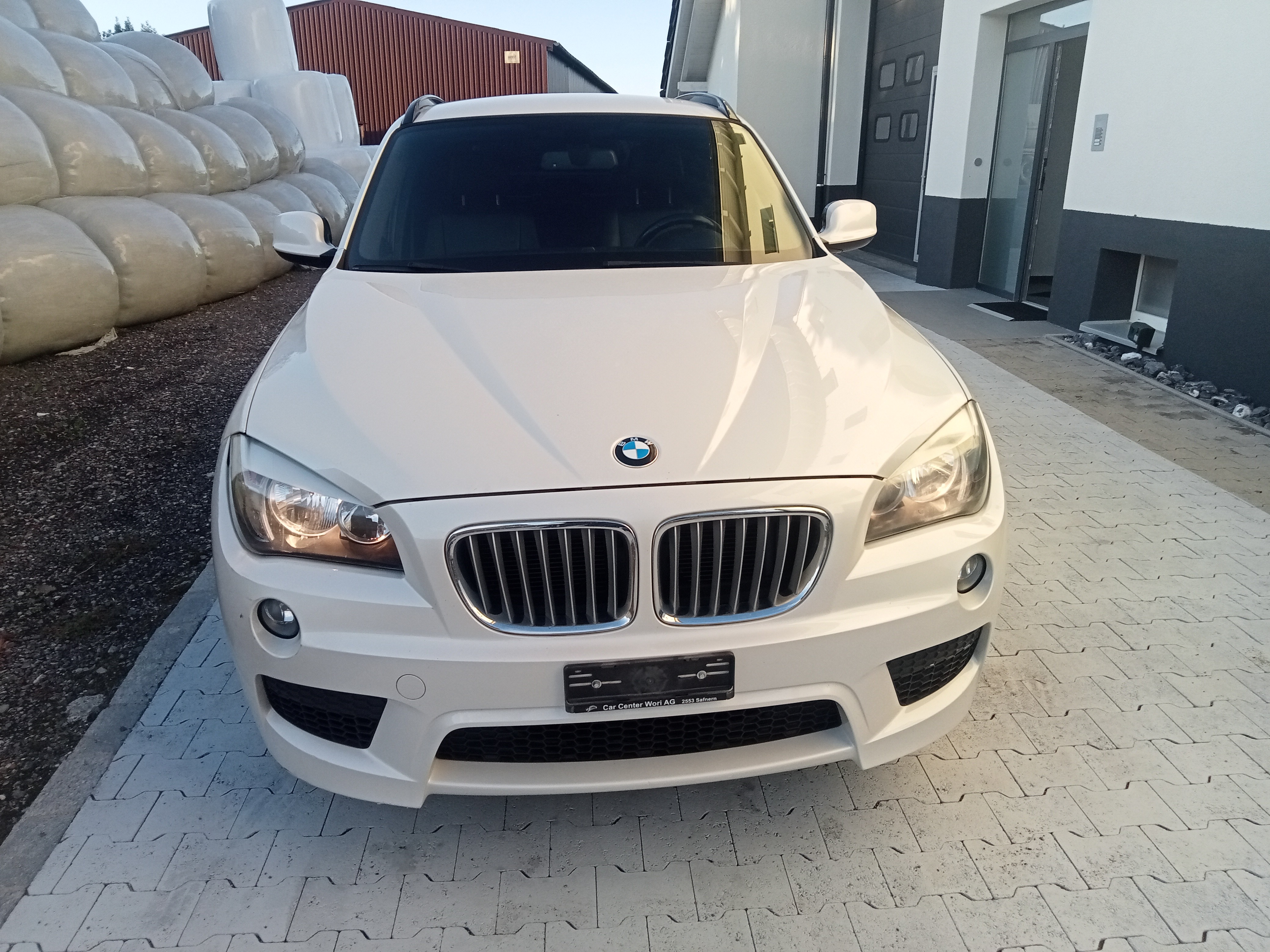 BMW 28i x-drive — slika 1