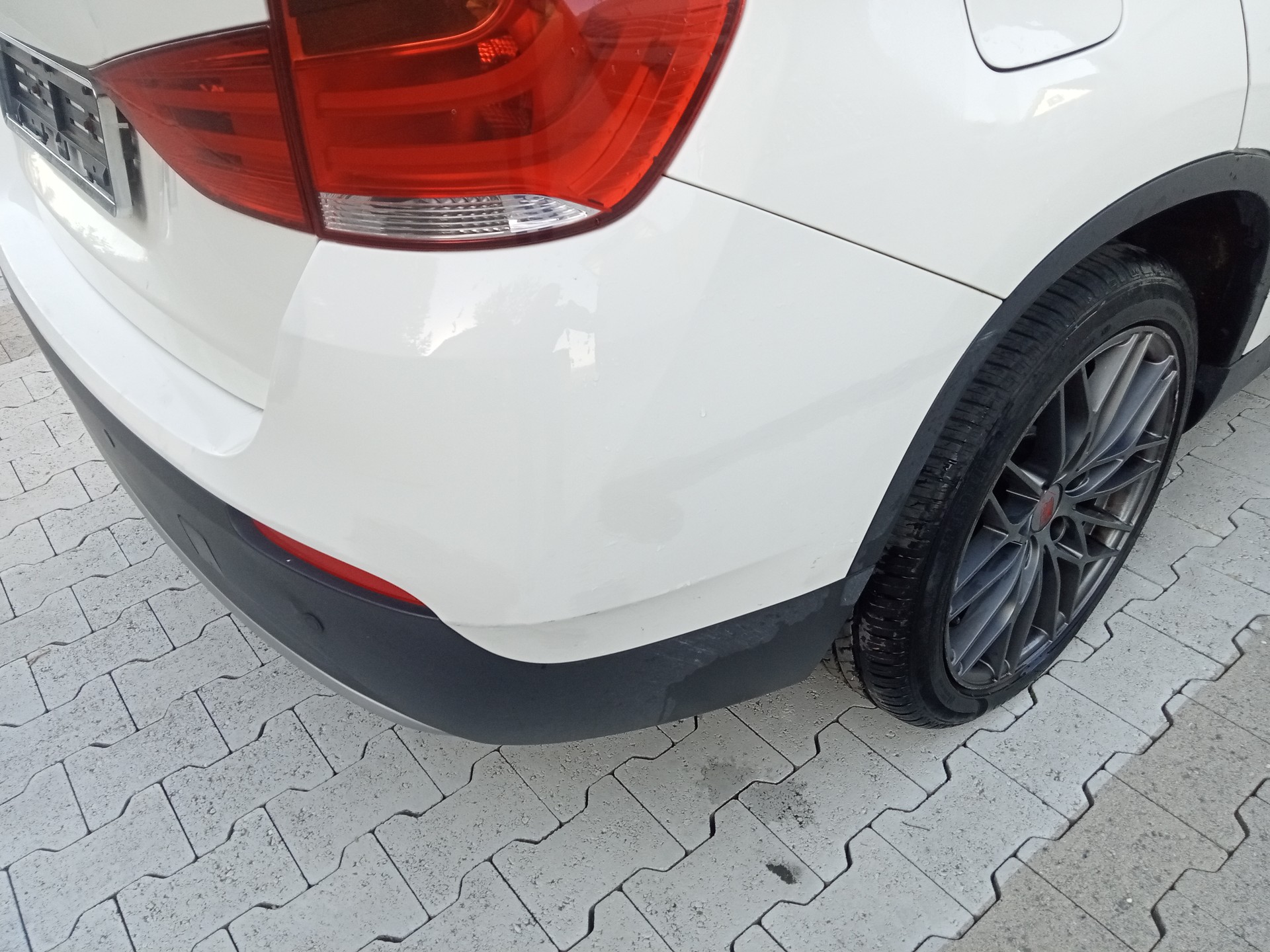 BMW 18i sDrive-image-3
