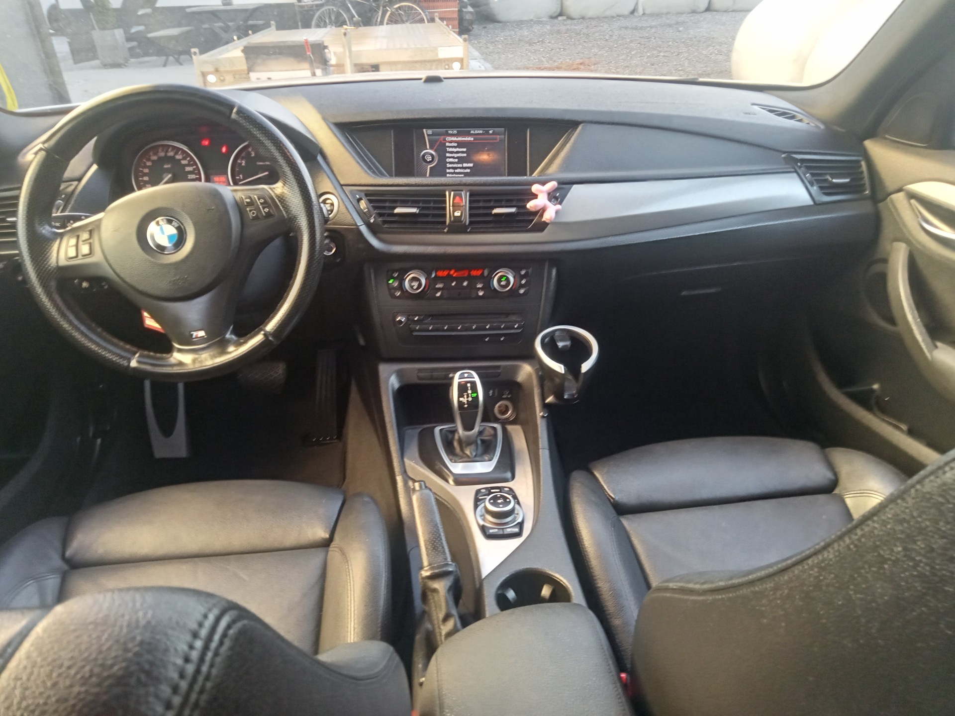 BMW 28i x-drive-image-4