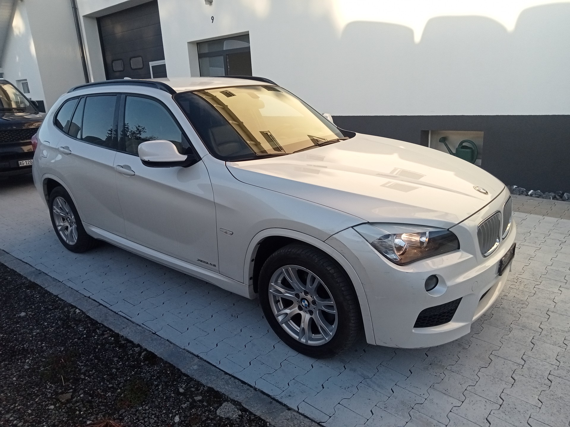 BMW 28i x-drive-image-1