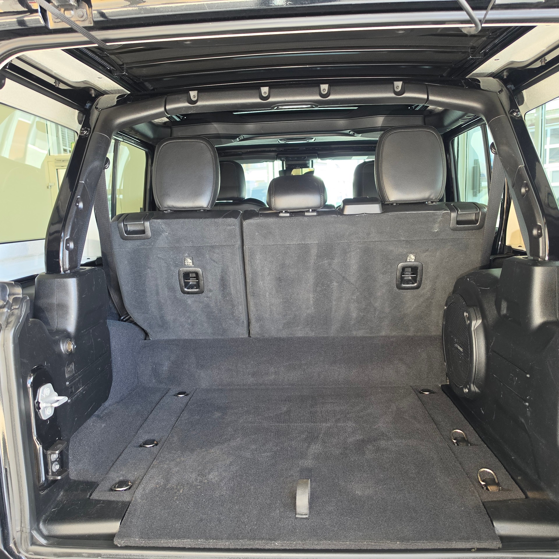 JEEP Wrangler 2.0 PHEV Unlimited Rubicon DT Automatic-image-24