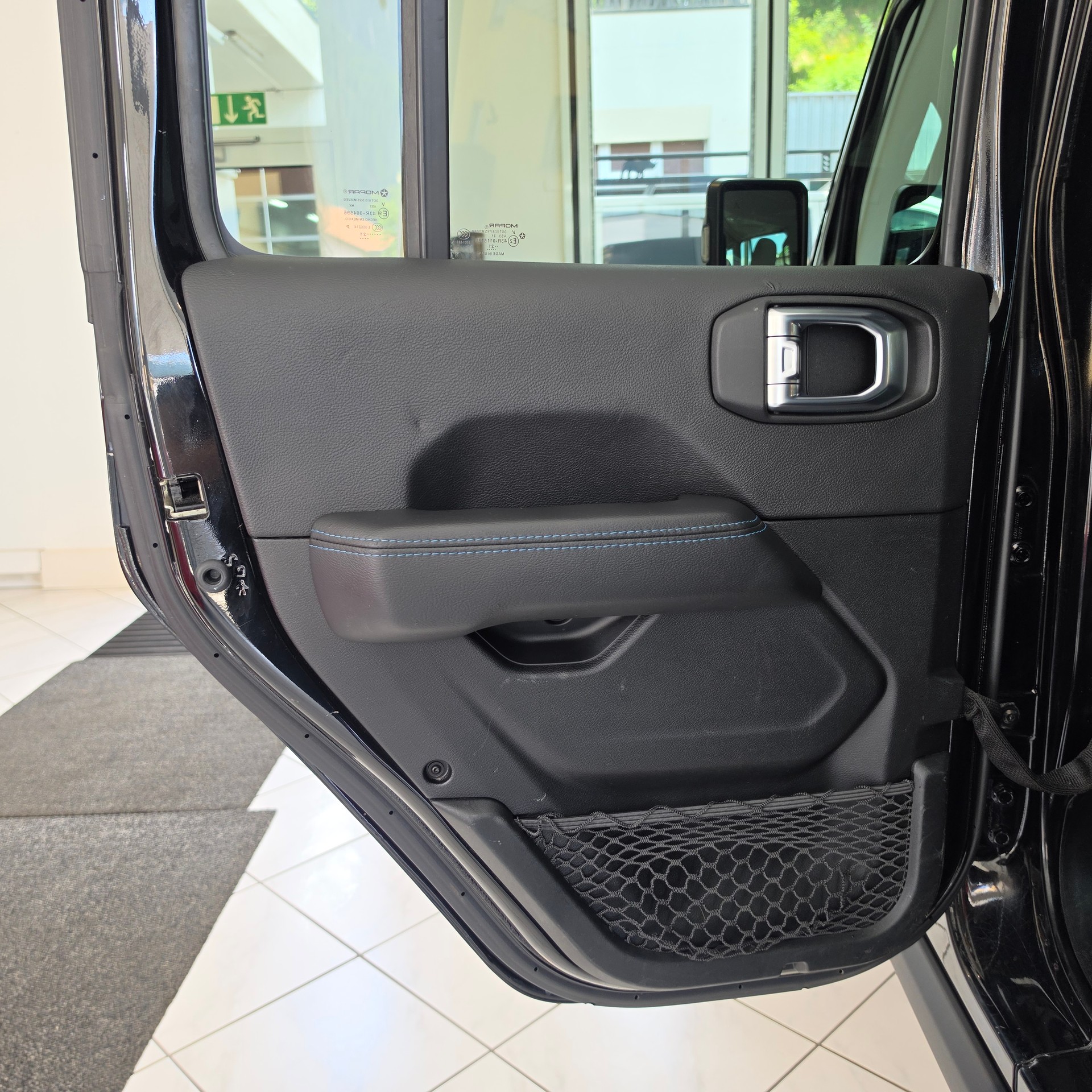 JEEP Wrangler 2.0 PHEV Unlimited Rubicon DT Automatic-image-21