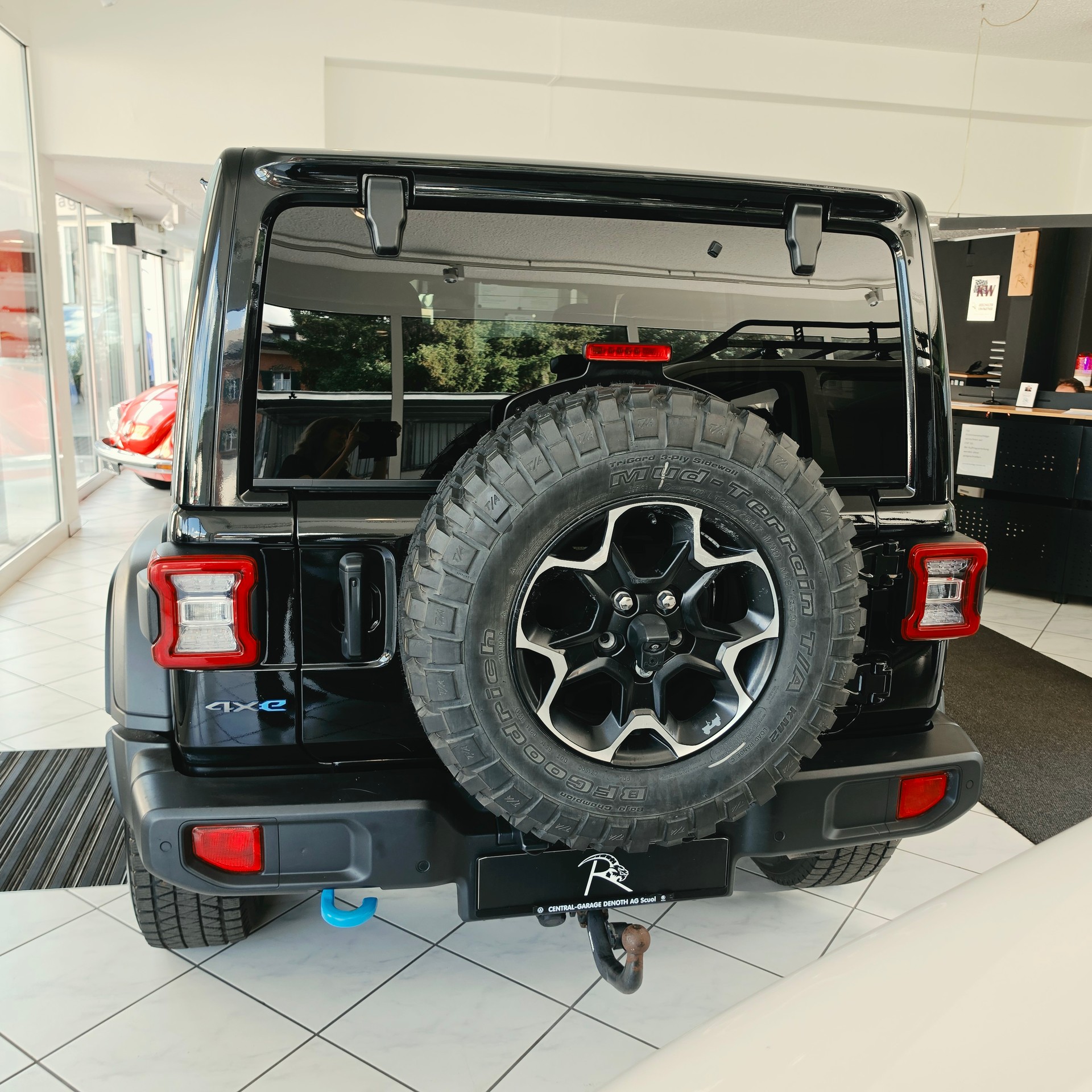 JEEP Wrangler 2.0 PHEV Unlimited Rubicon DT Automatic-image-2
