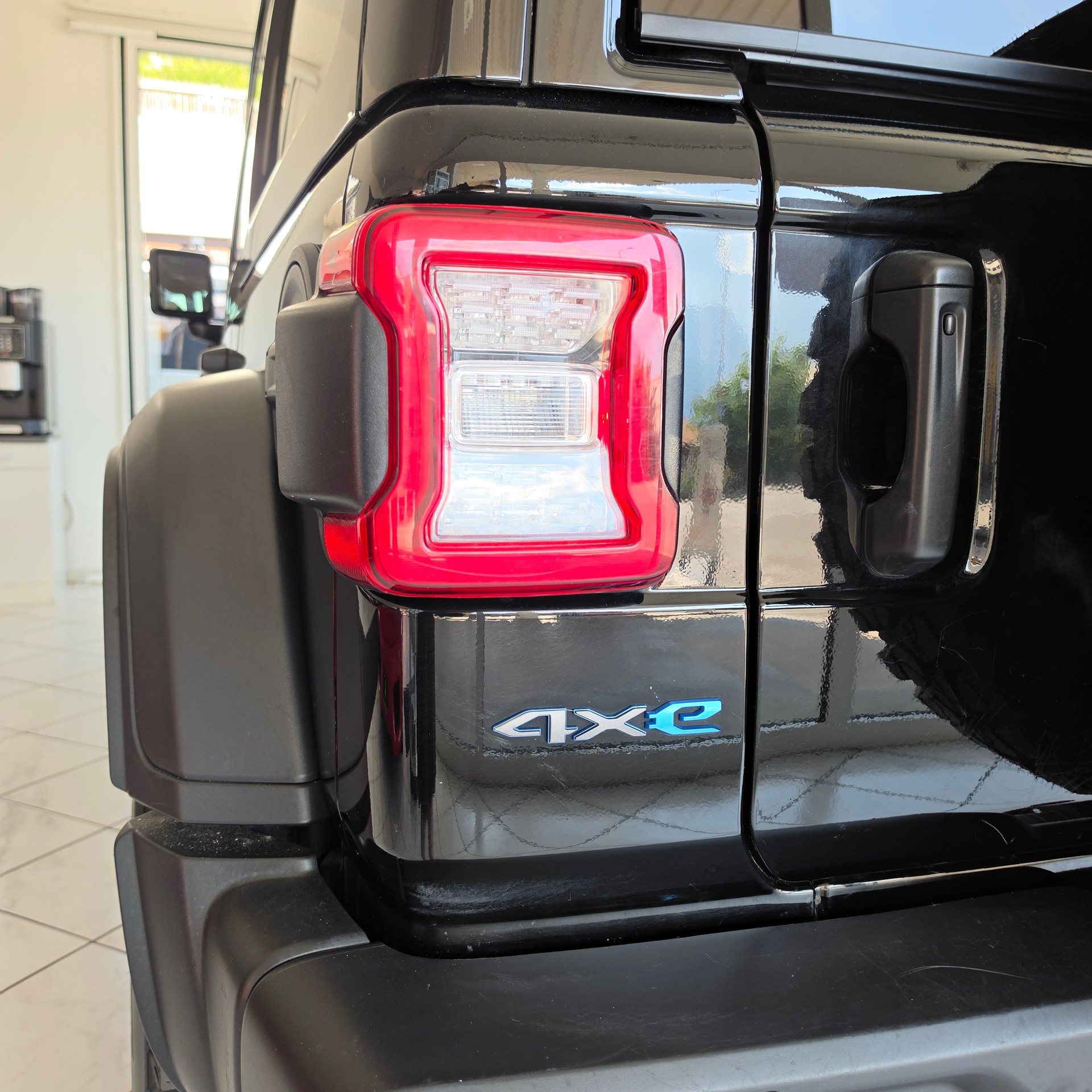 JEEP Wrangler 2.0 PHEV Unlimited Rubicon DT Automatic-image-10