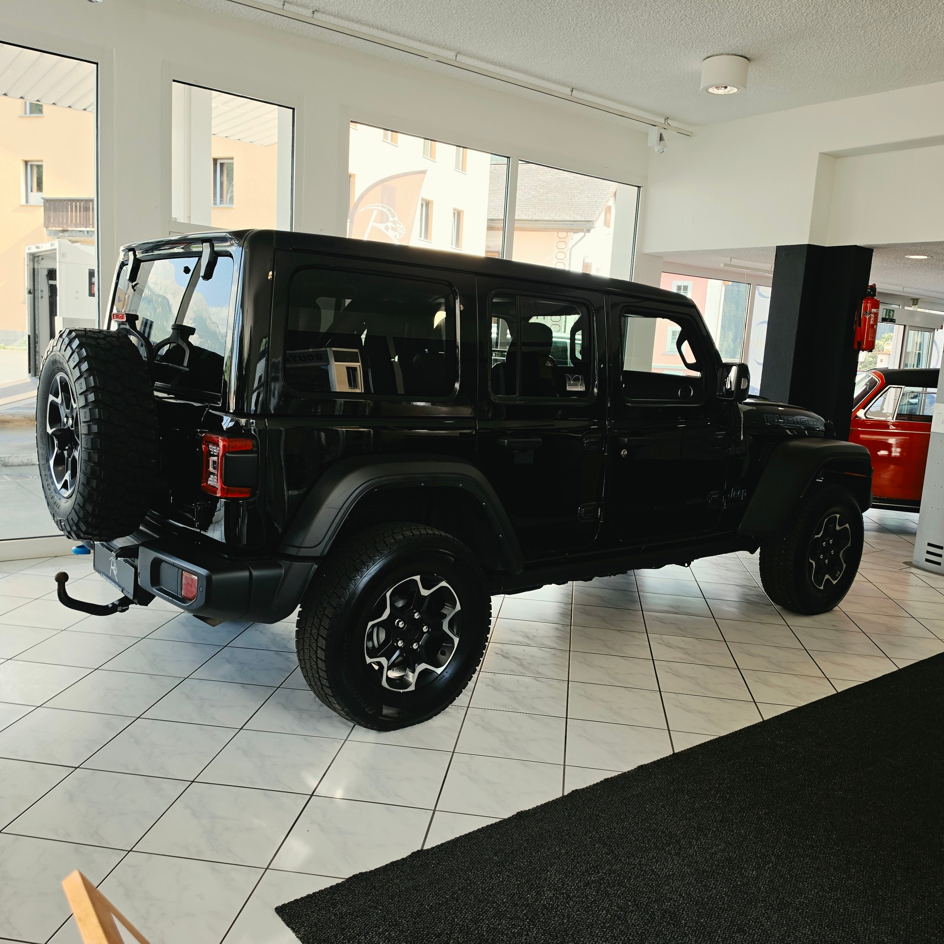 JEEP Wrangler 2.0 PHEV Unlimited Rubicon DT Automatic-image-3