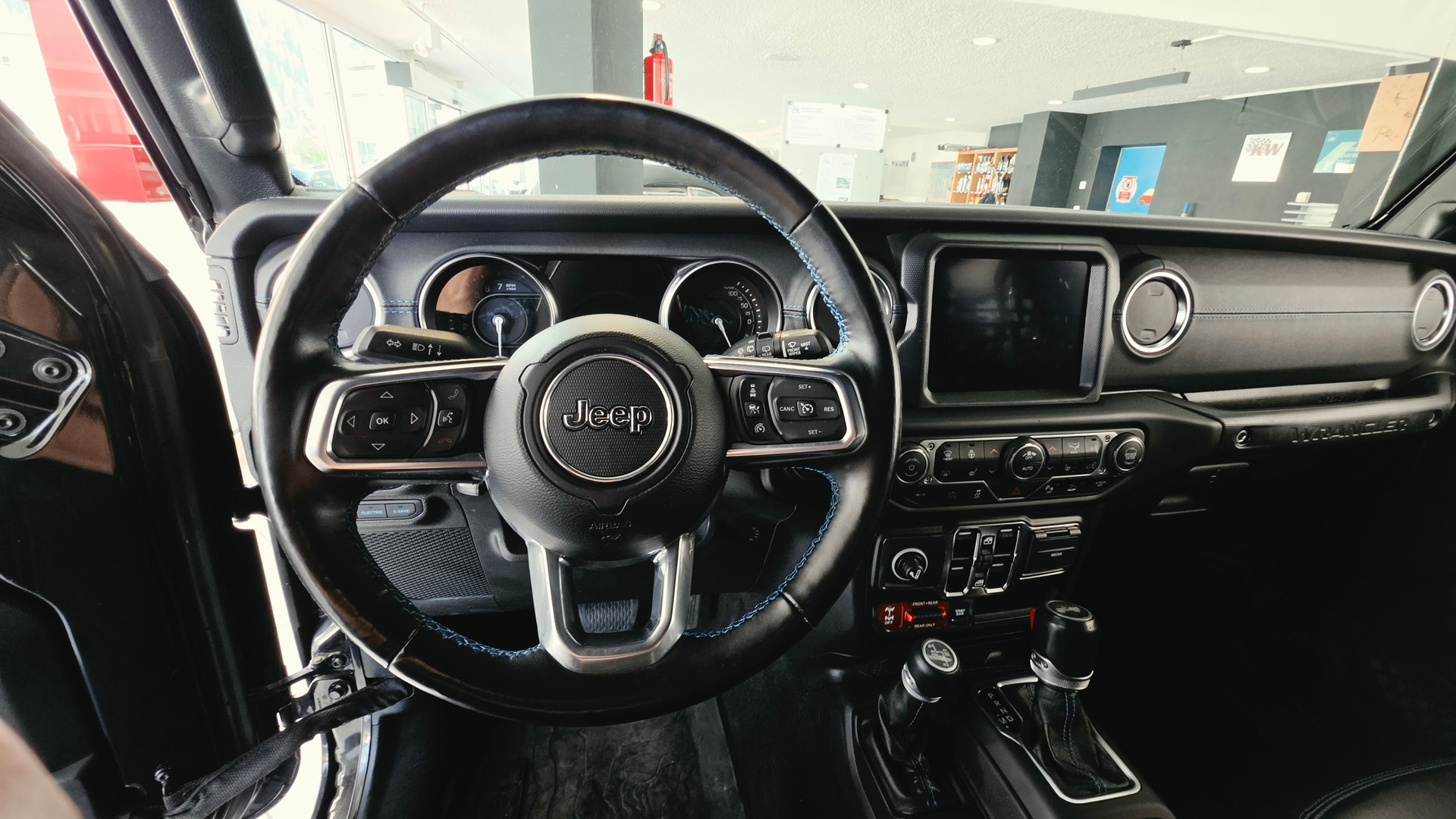JEEP Wrangler 2.0 PHEV Unlimited Rubicon DT Automatic-image-8