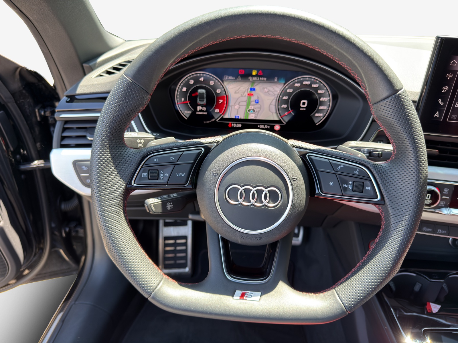 AUDI S5 Cabriolet 3.0 TFSI quattro tiptronic-image-9