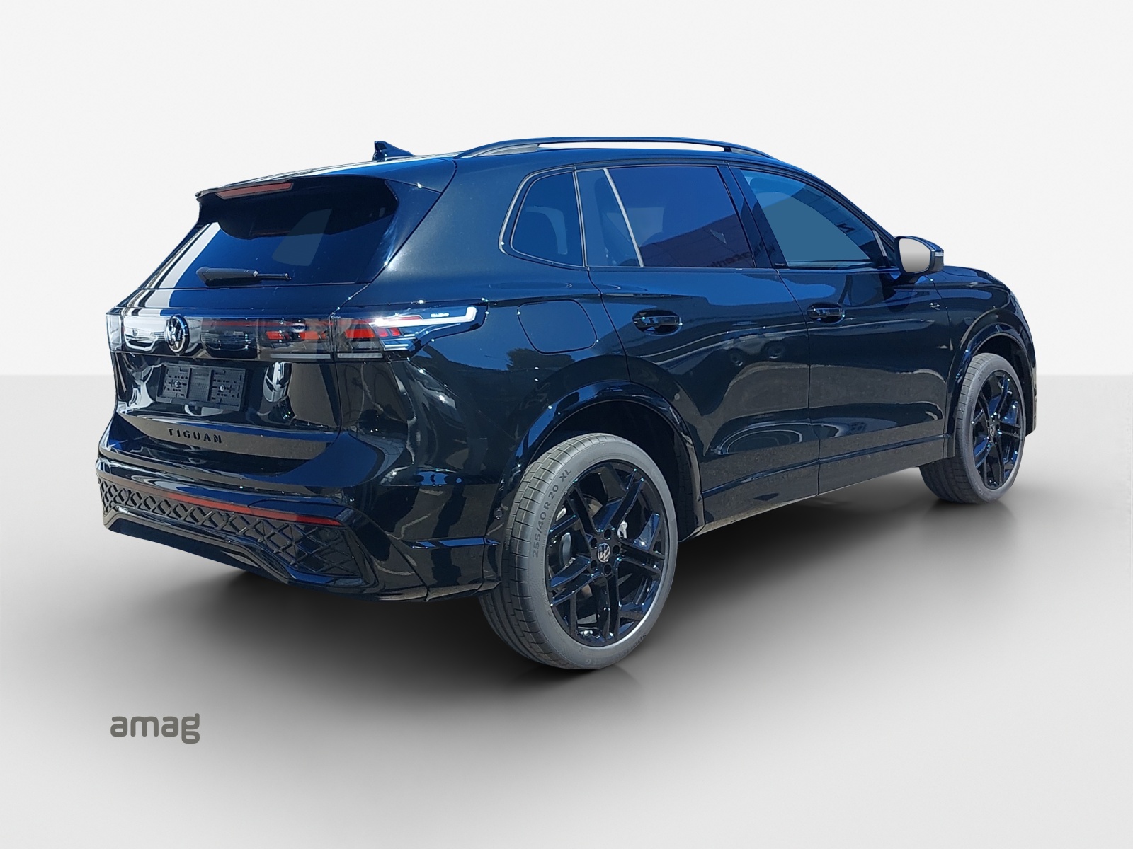 VW Tiguan 2.0 TSI DSG R-Line Plus 4Motion-image-4