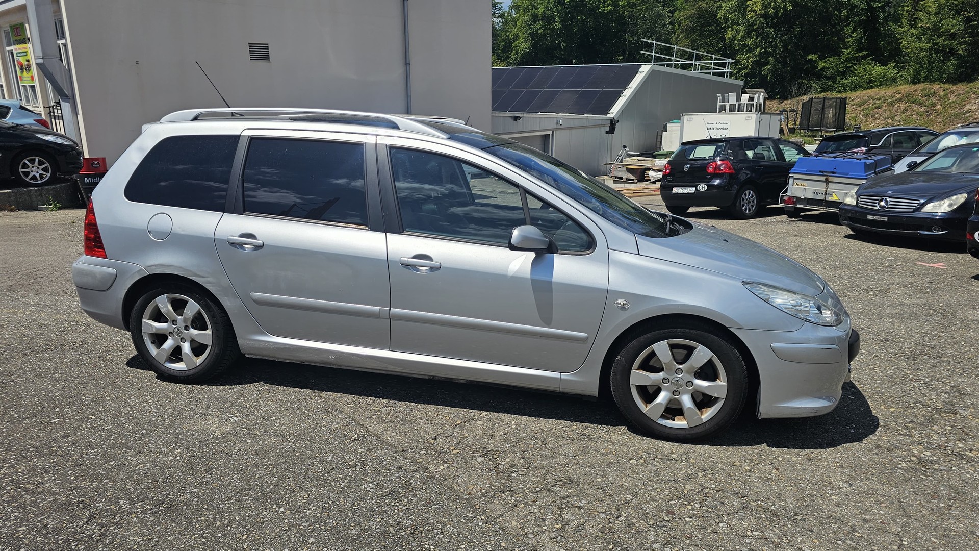 PEUGEOT 307 SW 2.0 HDI Black&Silver Edition-image-2