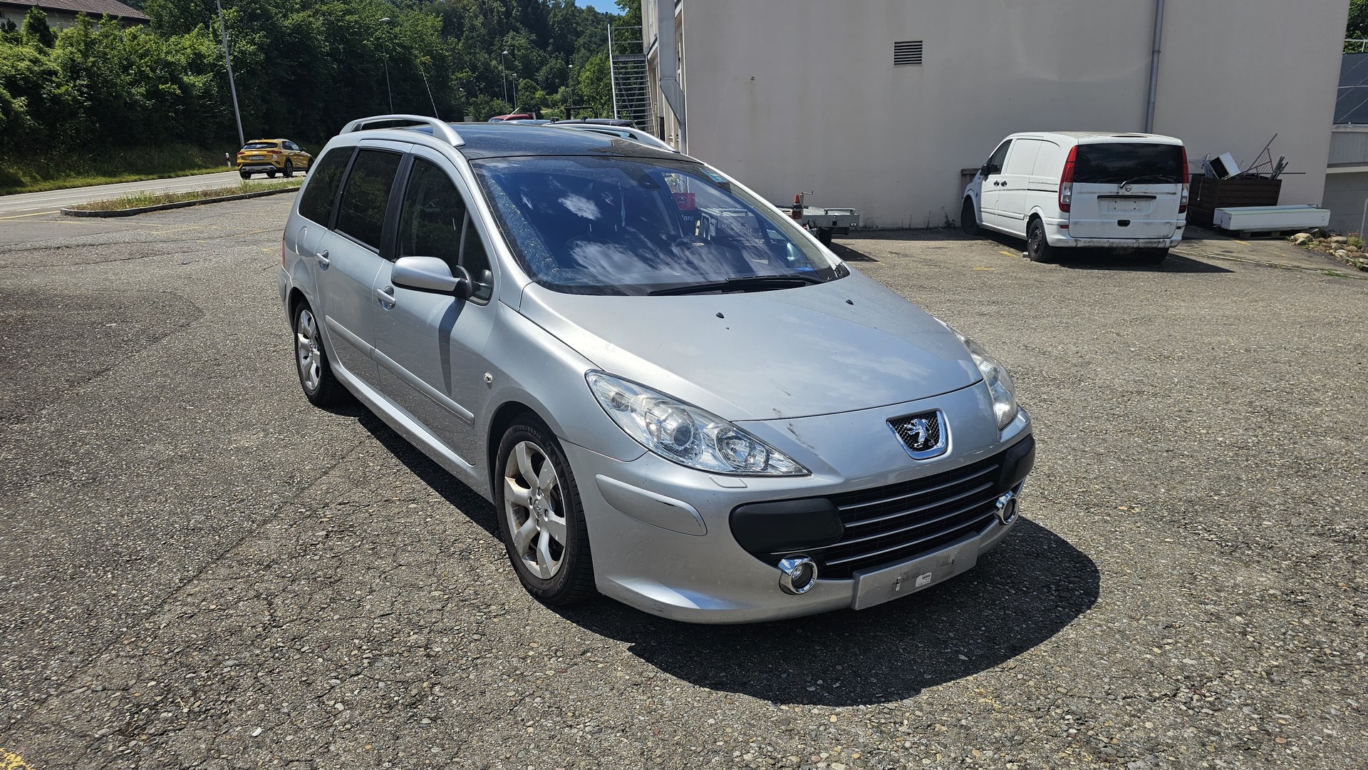 PEUGEOT 307 SW 2.0 HDI Black&Silver Edition-image-1