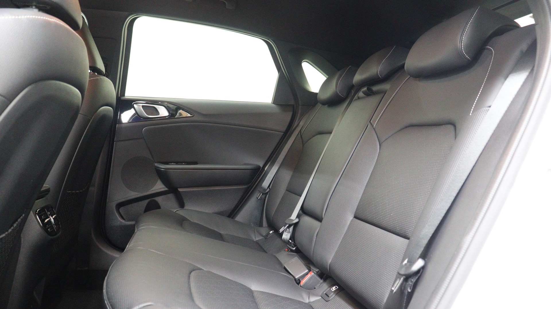 KIA Ceed 1.5 T-GDi MHEV GT-Line-image-3