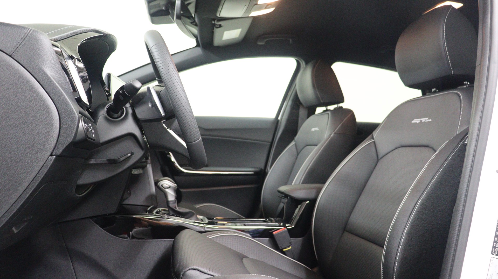 KIA Ceed 1.5 T-GDi MHEV GT-Line-image-2