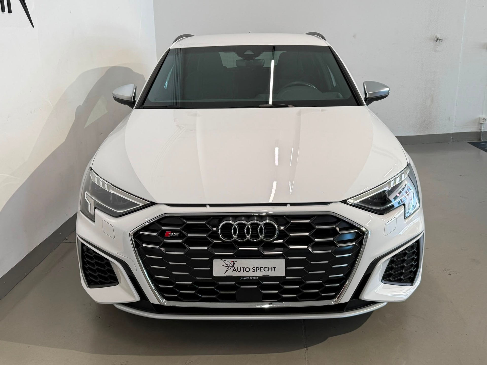 AUDI S3 Sportback 2.0 TFSI quattro S-tronic-image-2
