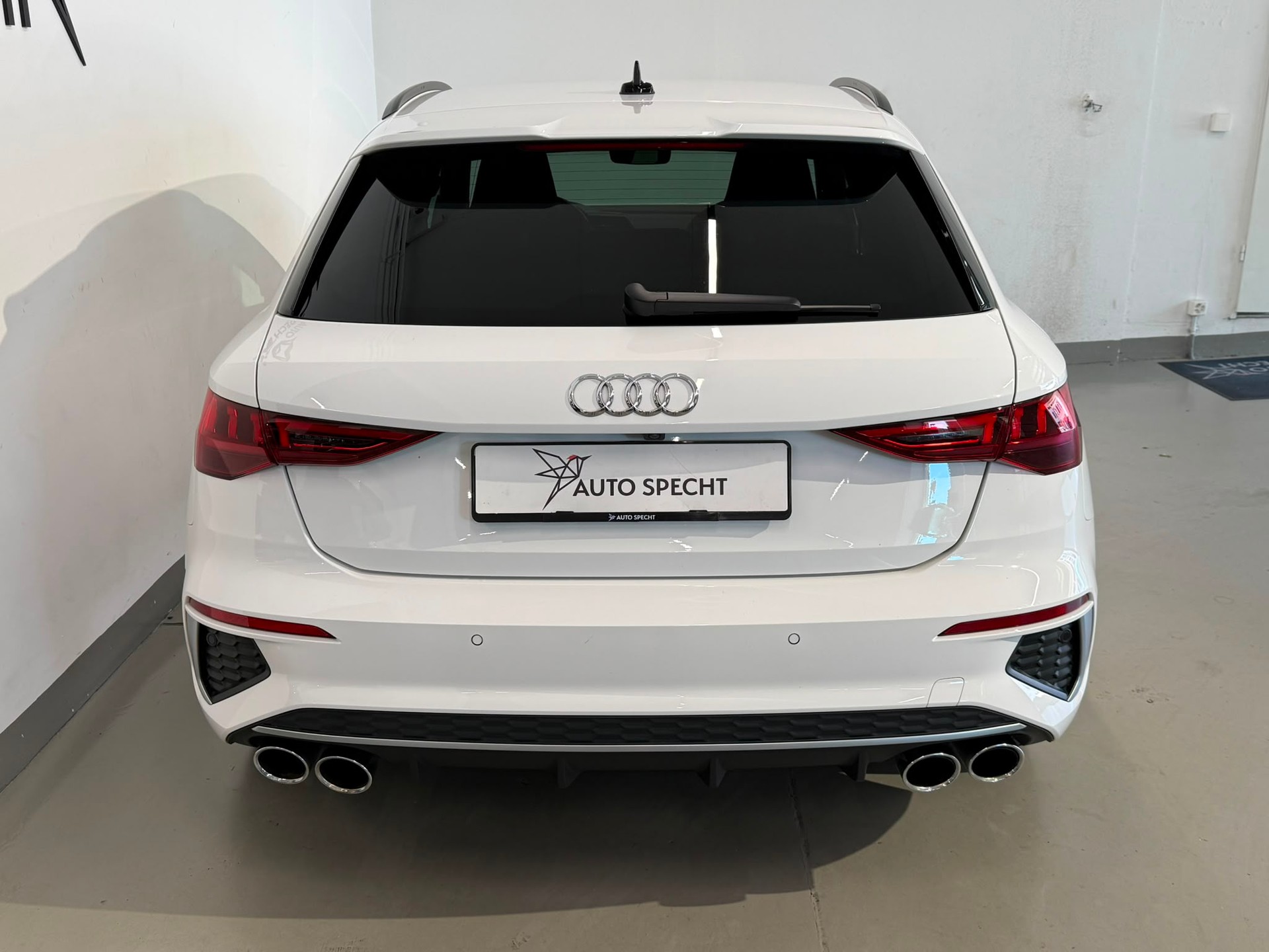 AUDI S3 Sportback 2.0 TFSI quattro S-tronic-image-6