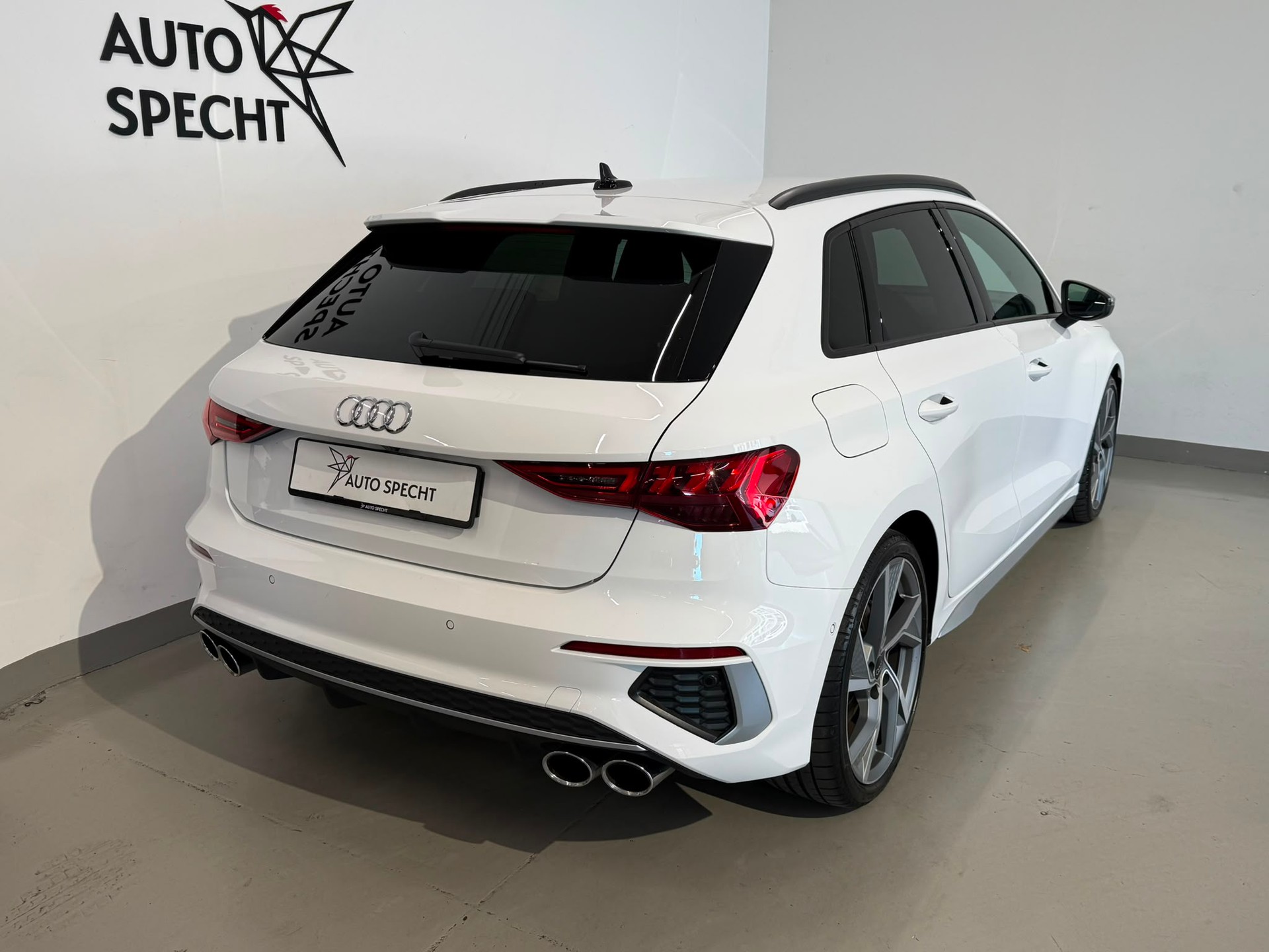 AUDI S3 Sportback 2.0 TFSI quattro S-tronic-image-5
