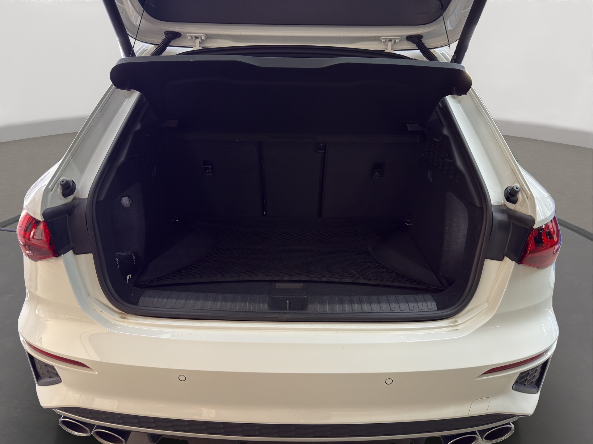 AUDI S3 Sportback 2.0 TFSI quattro S-tronic-image-27