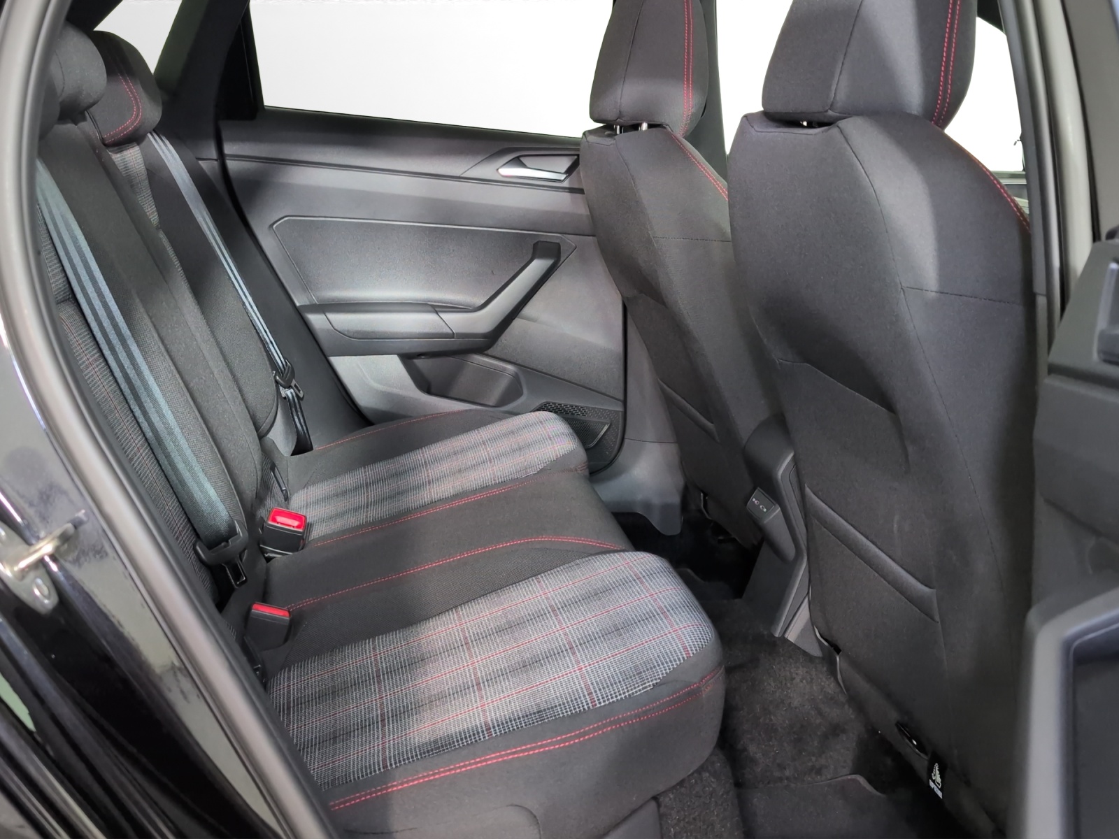 VW Polo 2.0 TSI GTI United DSG-image-8