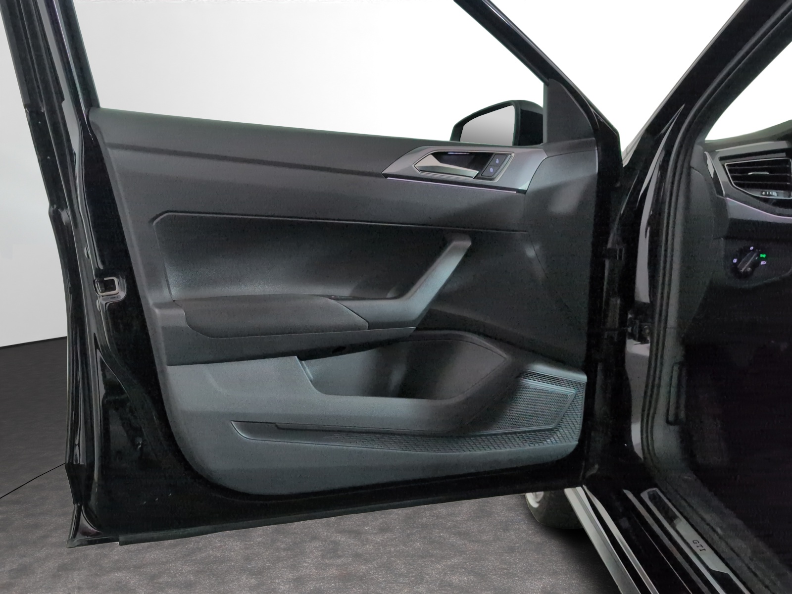 VW Polo 2.0 TSI GTI United DSG-image-14