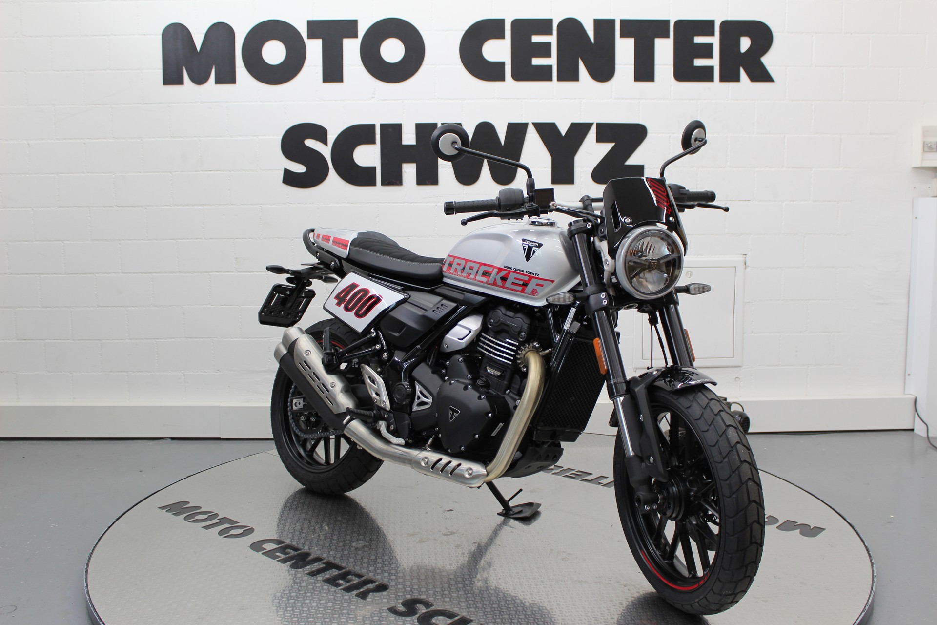 TRIUMPH Tracker 400-showroom-element-1