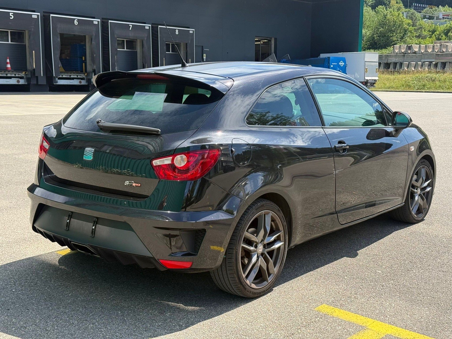 SEAT Ibiza SC 1.4 TSI Cupra R210 Swiss Racing DSG-image-2