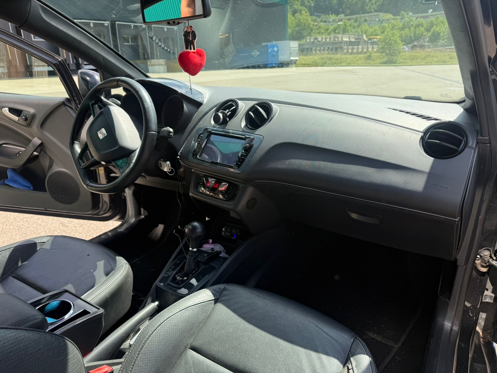 SEAT Ibiza SC 1.4 TSI Cupra R210 Swiss Racing DSG-image-12