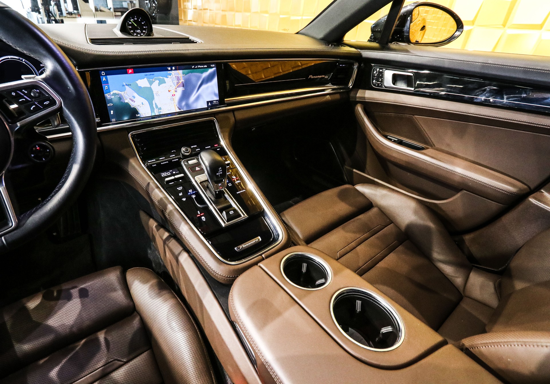 PORSCHE Panamera 4 E-Hybrid 10 Years Edition PDK-image-18
