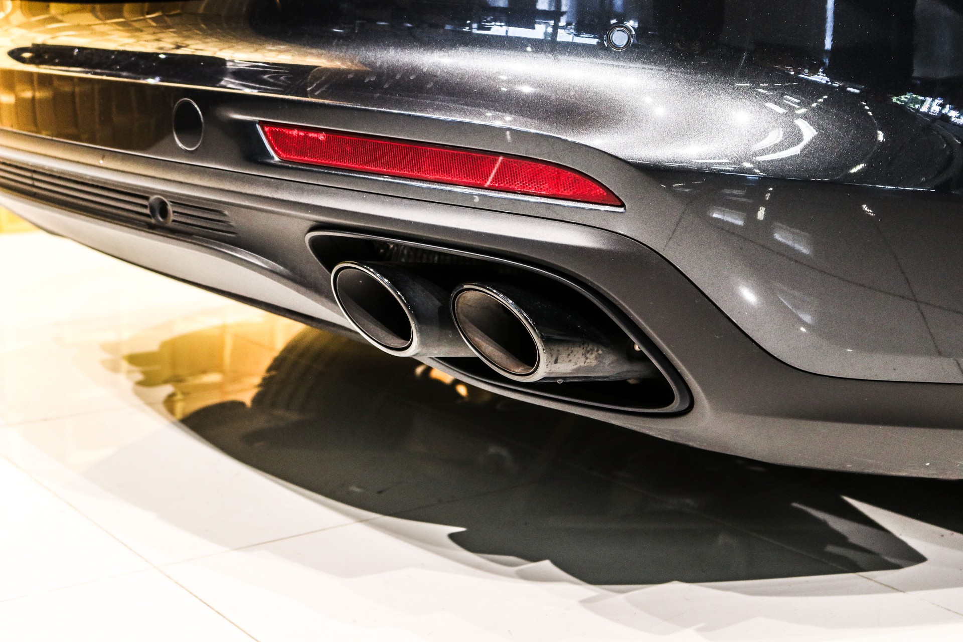 PORSCHE Panamera 4 E-Hybrid 10 Years Edition PDK-image-7