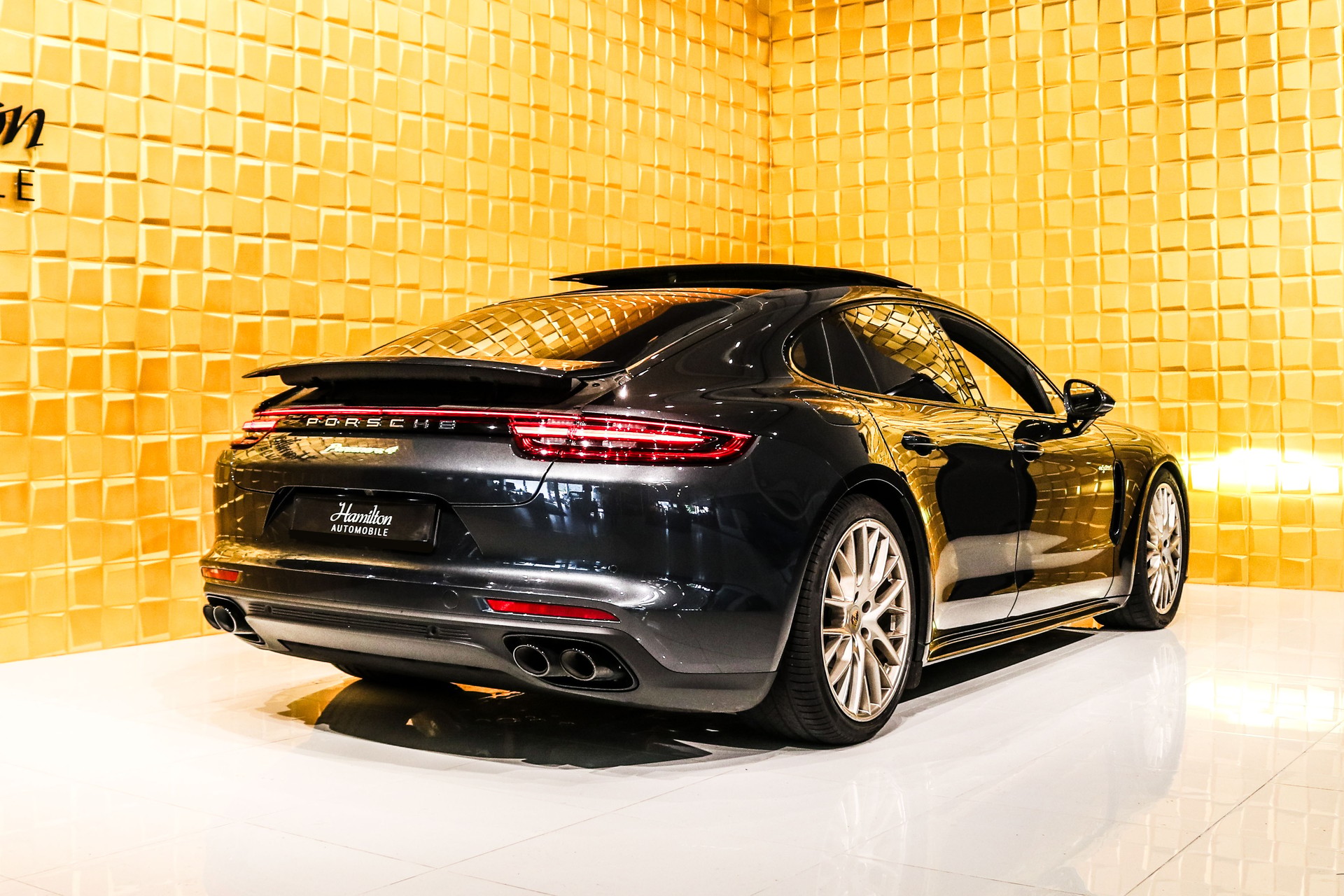 PORSCHE Panamera 4 E-Hybrid 10 Years Edition PDK-image-5