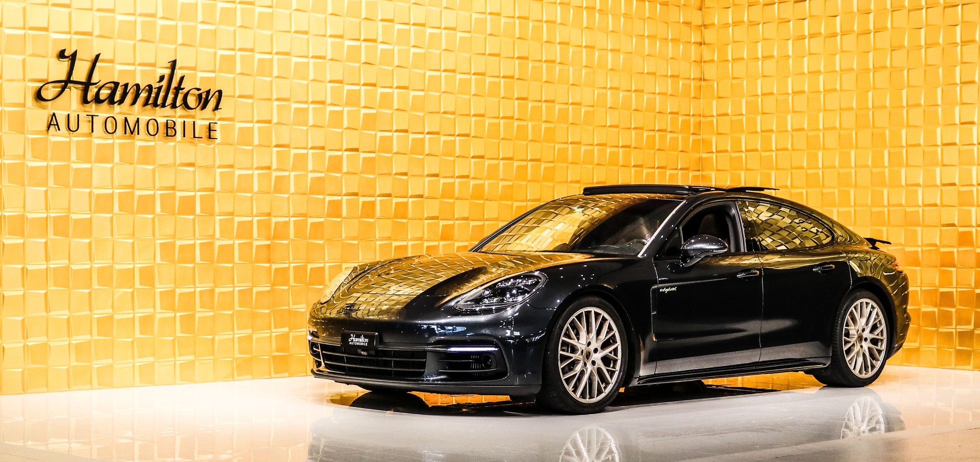 PORSCHE Panamera 4 E-Hybrid 10 Years Edition PDK-image-1