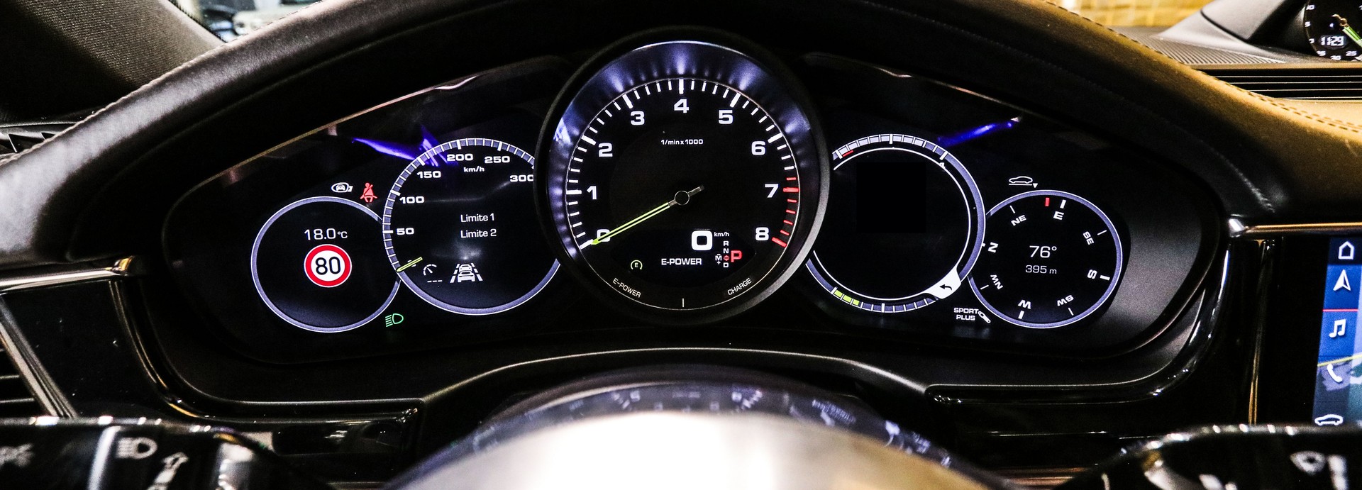 PORSCHE Panamera 4 E-Hybrid 10 Years Edition PDK-image-17