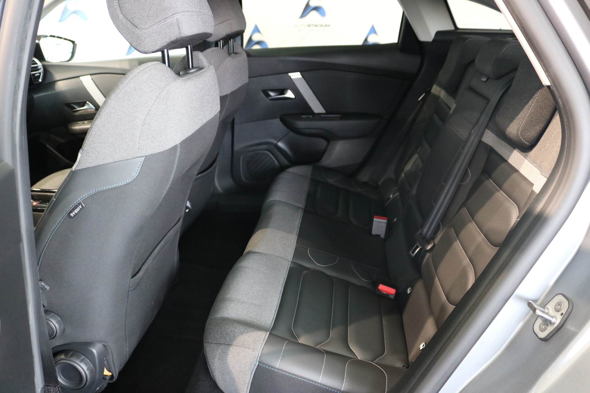 CITROEN C4 Shine EAT8-image-34